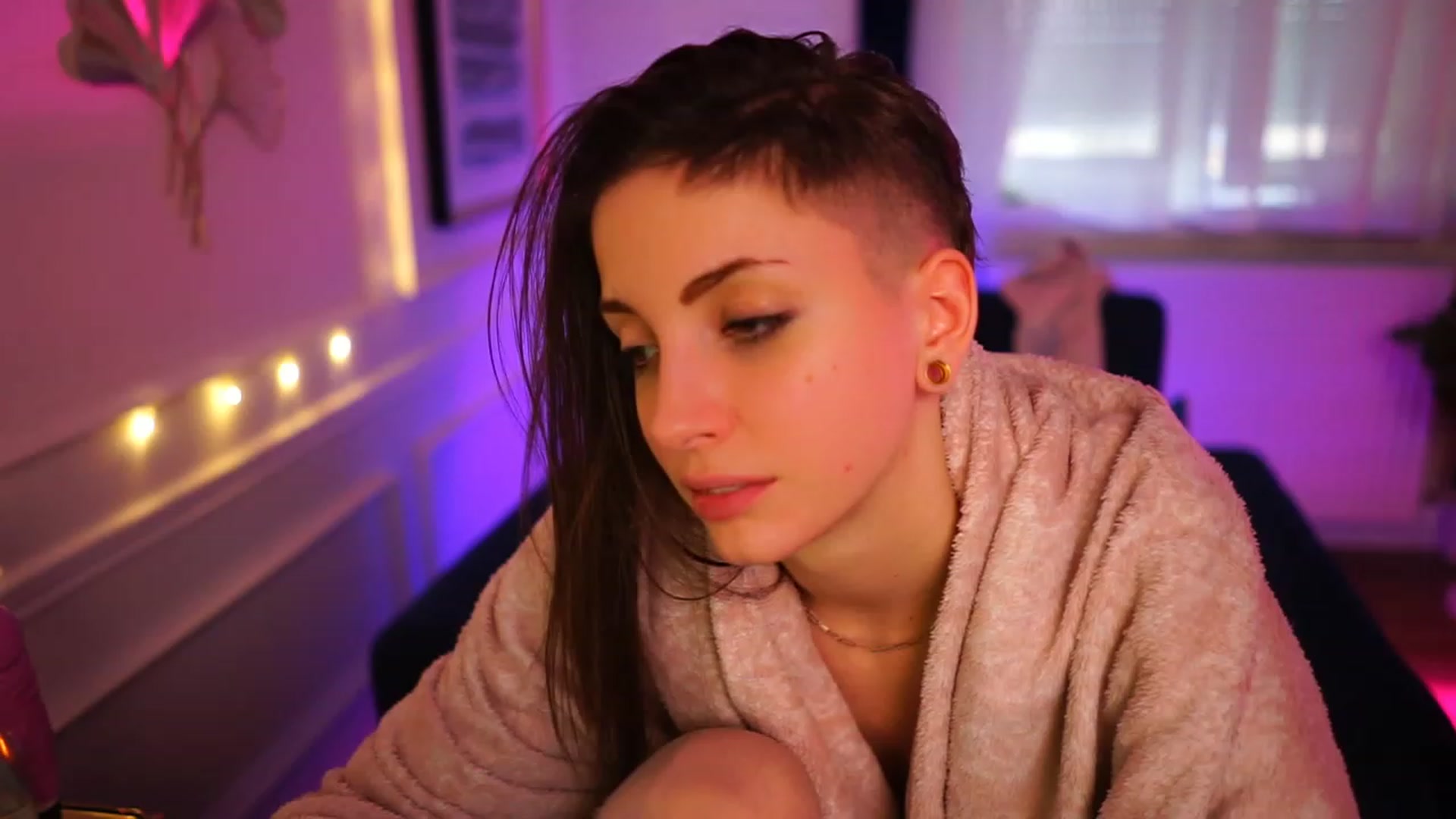 Gallery image thumbnail from Kend_dall's myfreecams stream on, 01/20/2023, 10:01 image 9 of 20