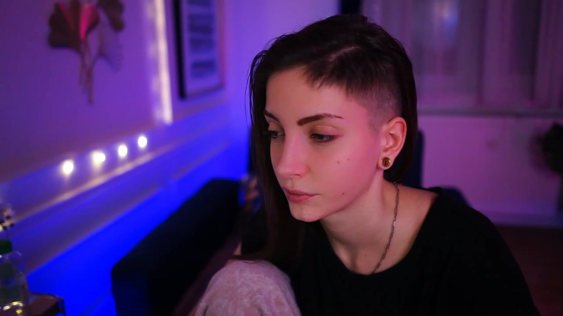 Gallery image thumbnail from Kend_dall's myfreecams stream on, 01/21/2023, 05:56 image 12 of 20