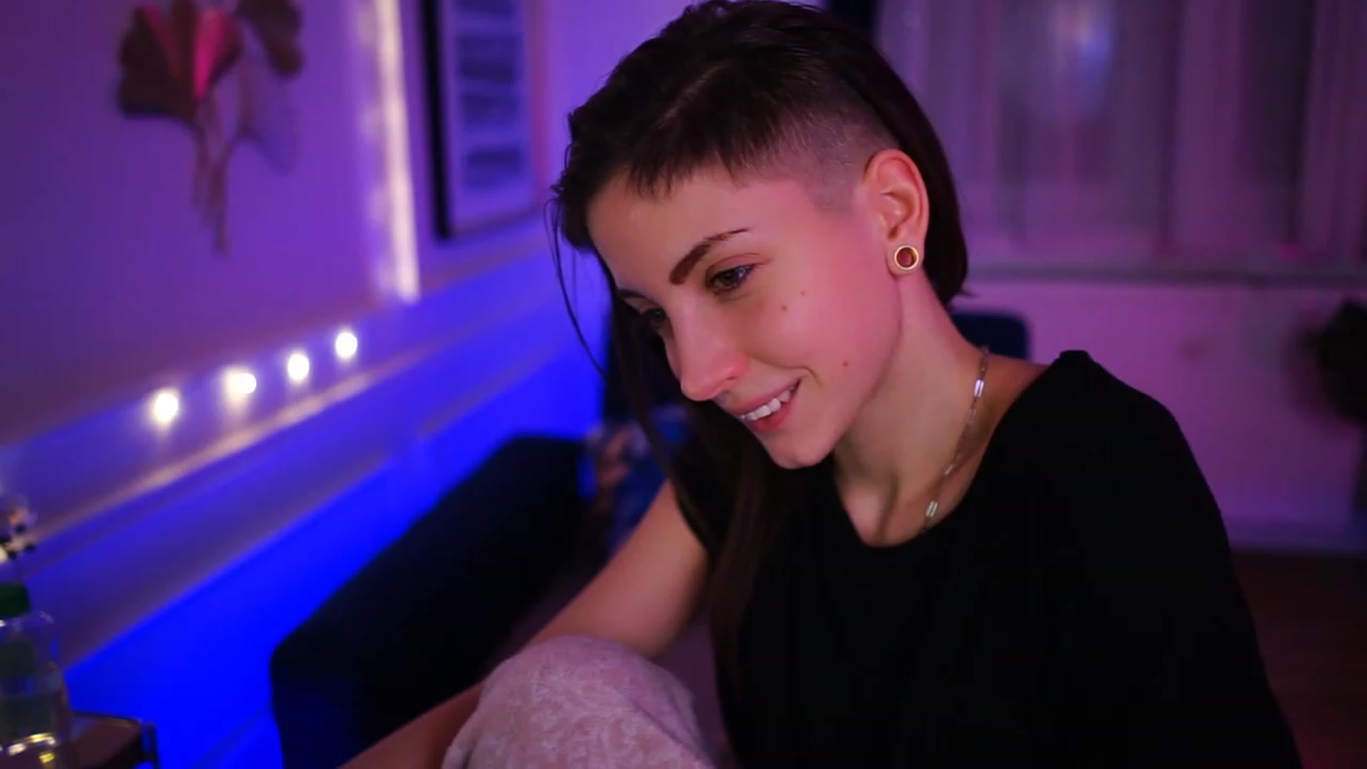 Gallery image thumbnail from Kend_dall's myfreecams stream on, 01/21/2023, 05:56 image 10 of 20