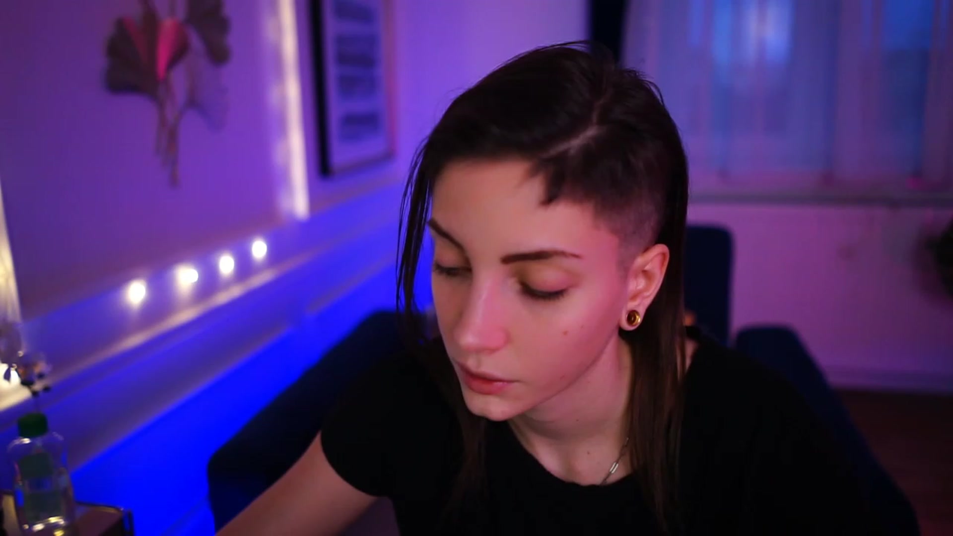 Gallery image thumbnail from Kend_dall's myfreecams stream on, 01/21/2023, 07:01 image 9 of 20