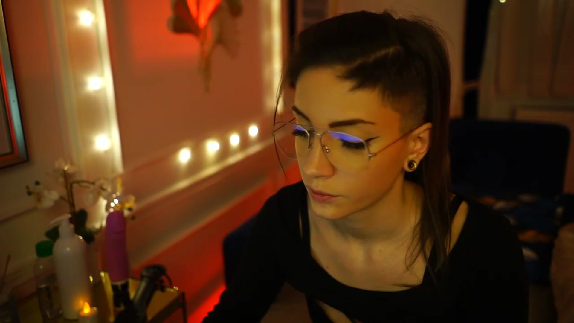 Gallery image thumbnail from Kend_dall's myfreecams stream on, 01/22/2023, 16:20 image 4 of 20
