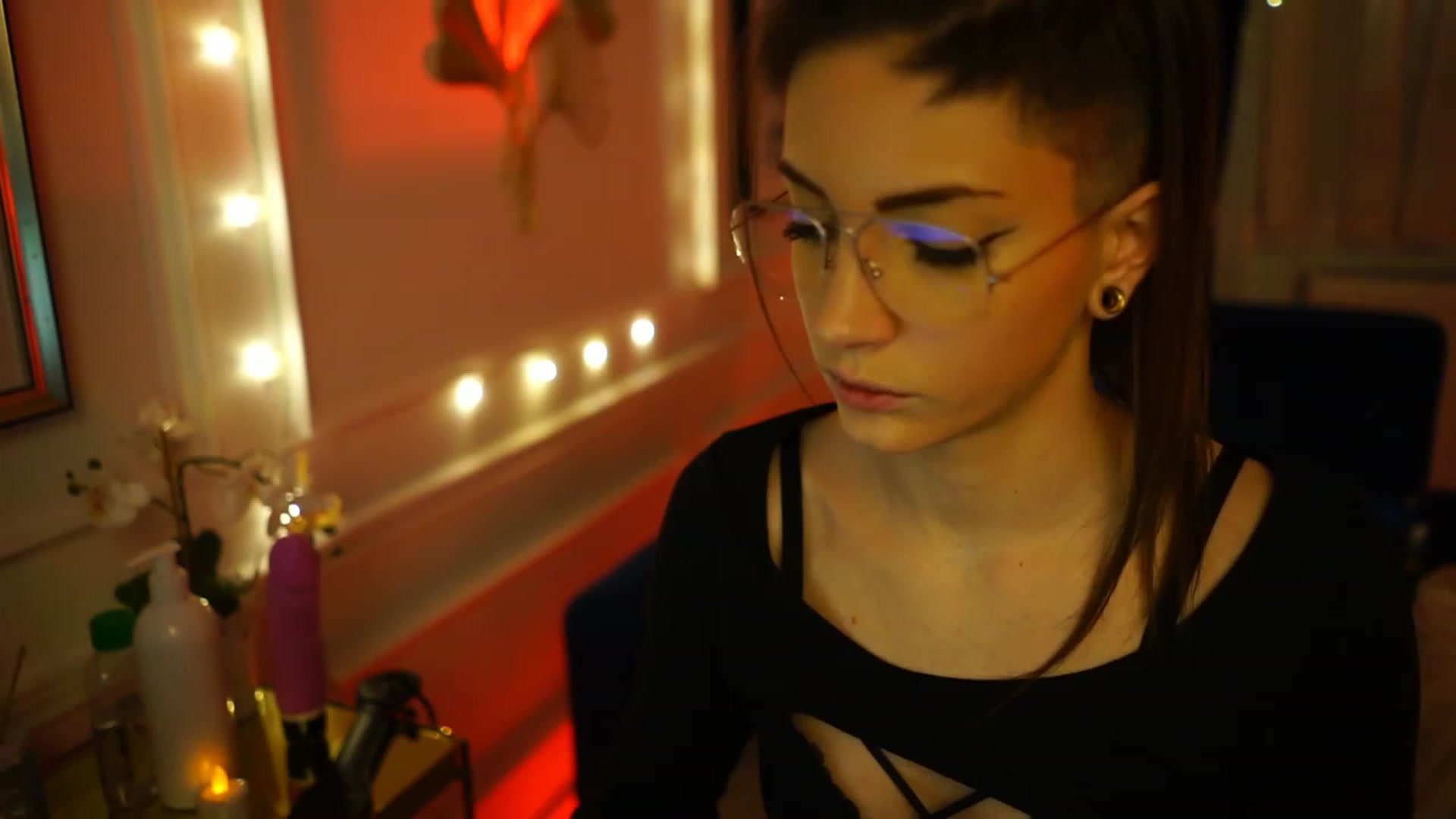 Gallery image thumbnail from Kend_dall's myfreecams stream on, 01/22/2023, 16:20 image 2 of 20