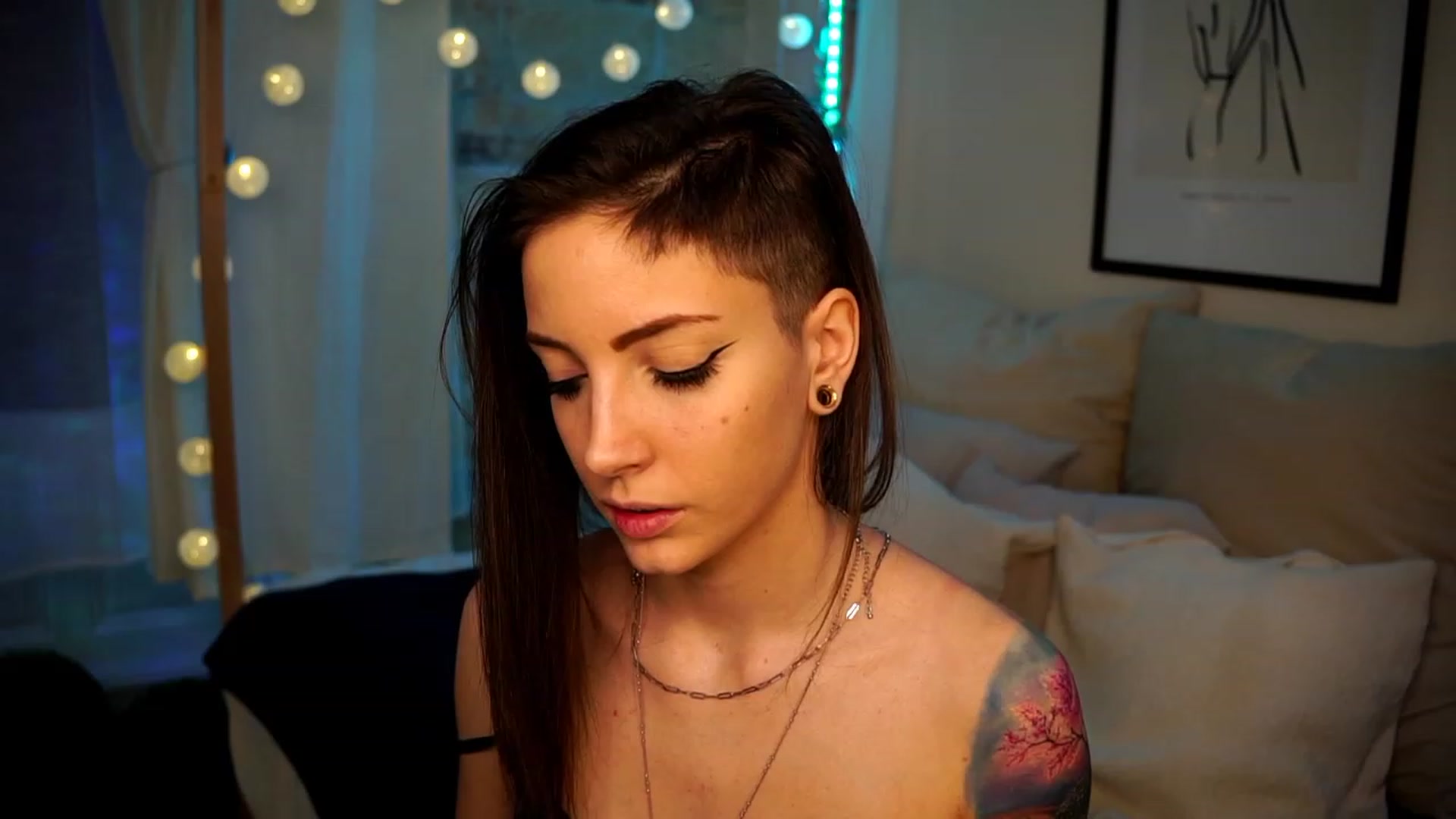 Gallery image thumbnail from Kend_dall's myfreecams stream on, 01/29/2023, 13:21 image 8 of 20