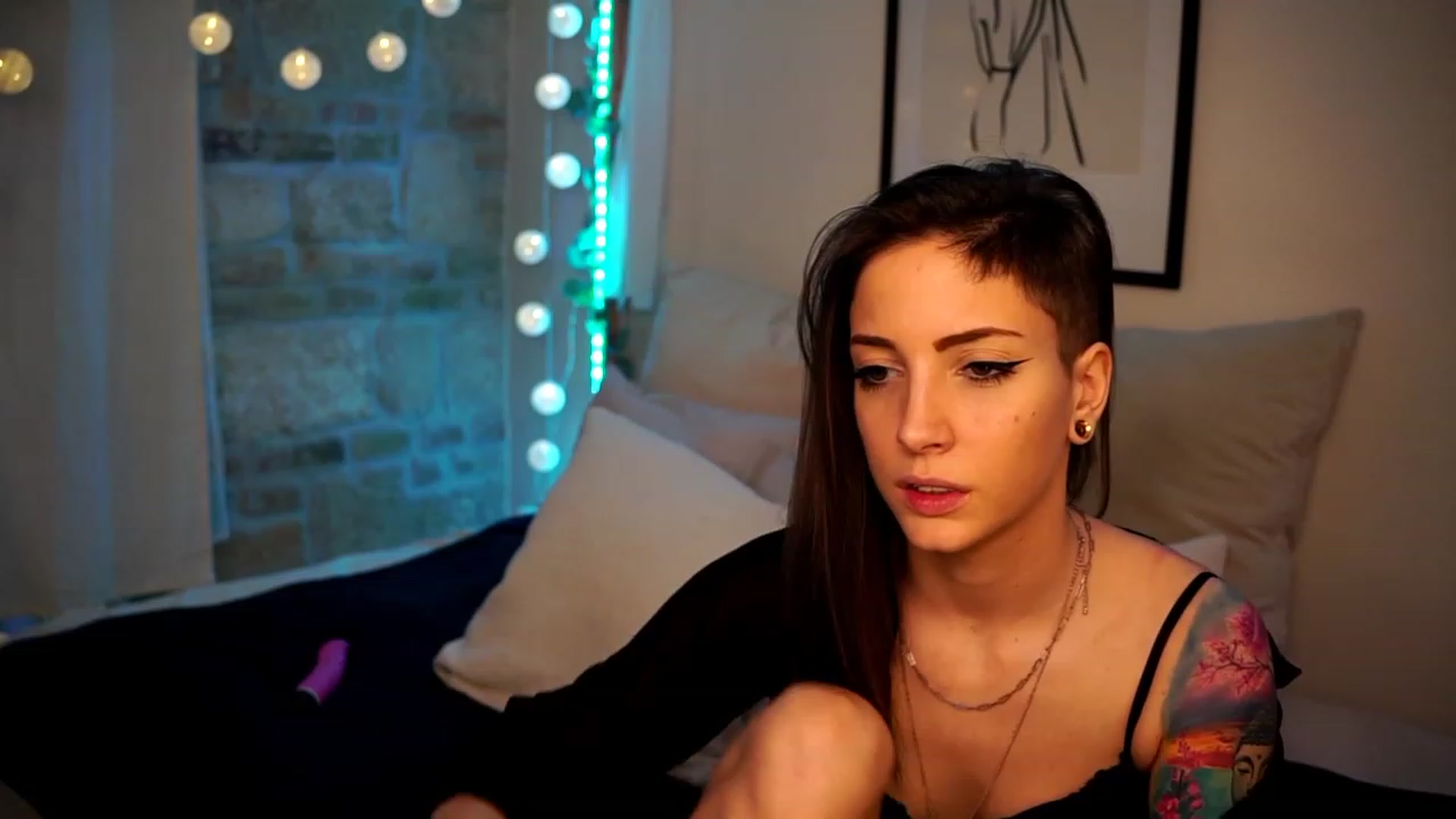 Gallery image thumbnail from Kend_dall's myfreecams stream on, 01/29/2023, 13:21 image 9 of 20