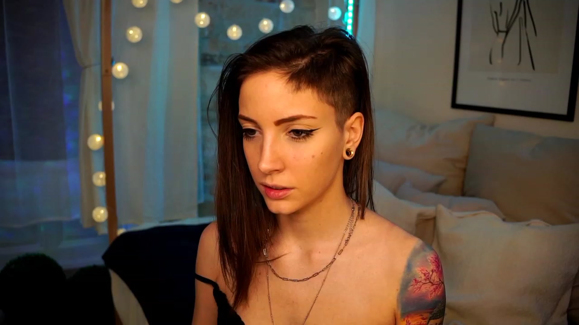 Gallery image thumbnail from Kend_dall's myfreecams stream on, 01/29/2023, 13:21 image 7 of 20