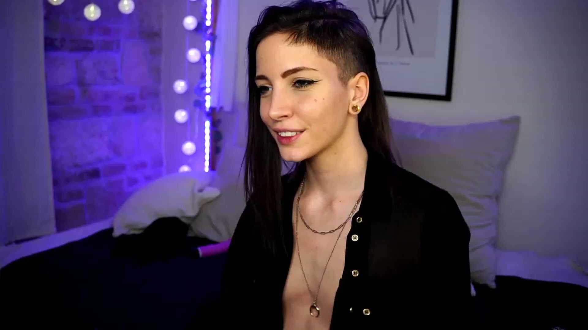 Gallery image thumbnail from Kend_dall's myfreecams stream on, 01/29/2023, 18:07 image 1 of 20