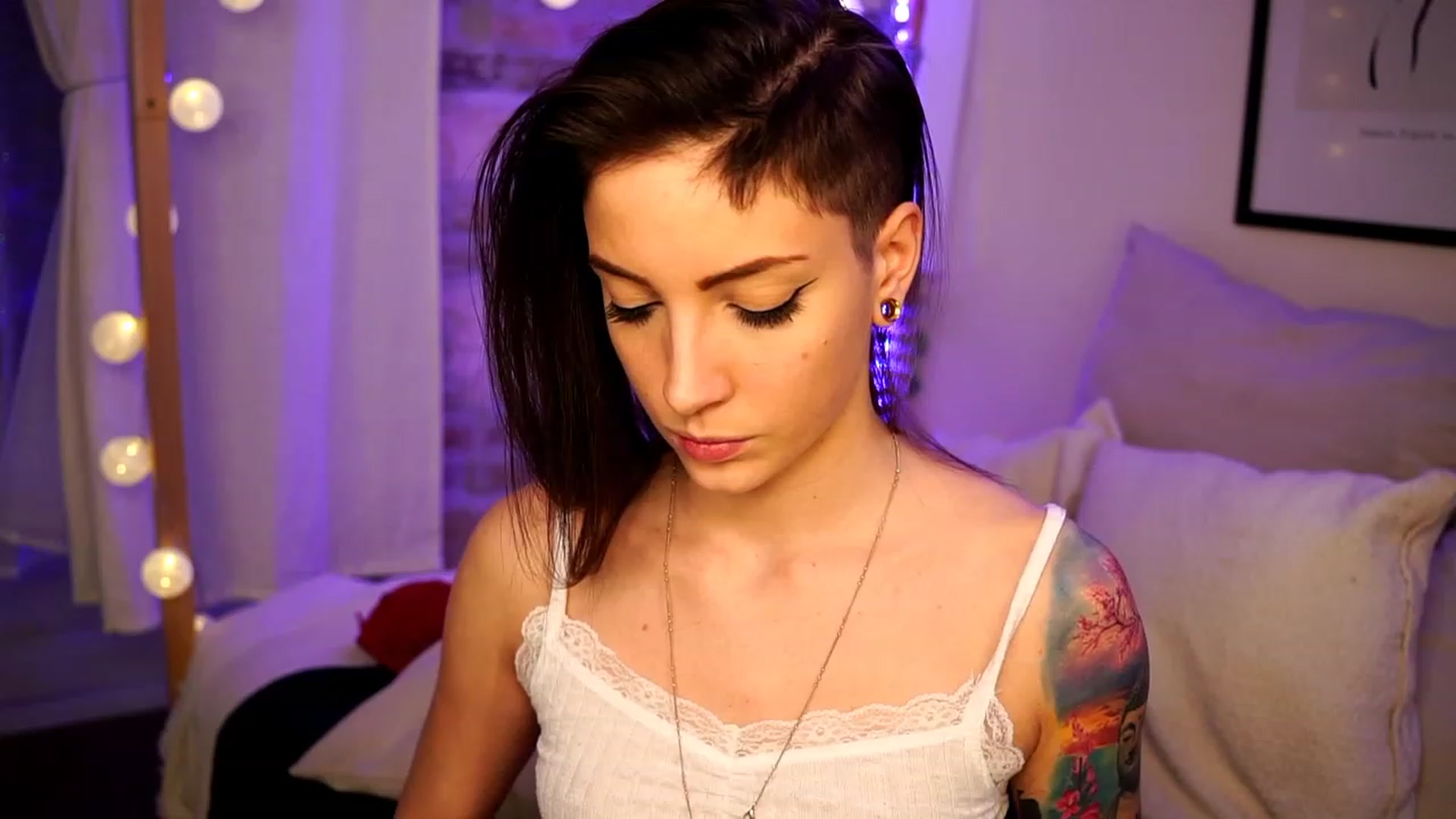 Gallery image thumbnail from Kend_dall's myfreecams stream on, 01/30/2023, 16:19 image 16 of 20