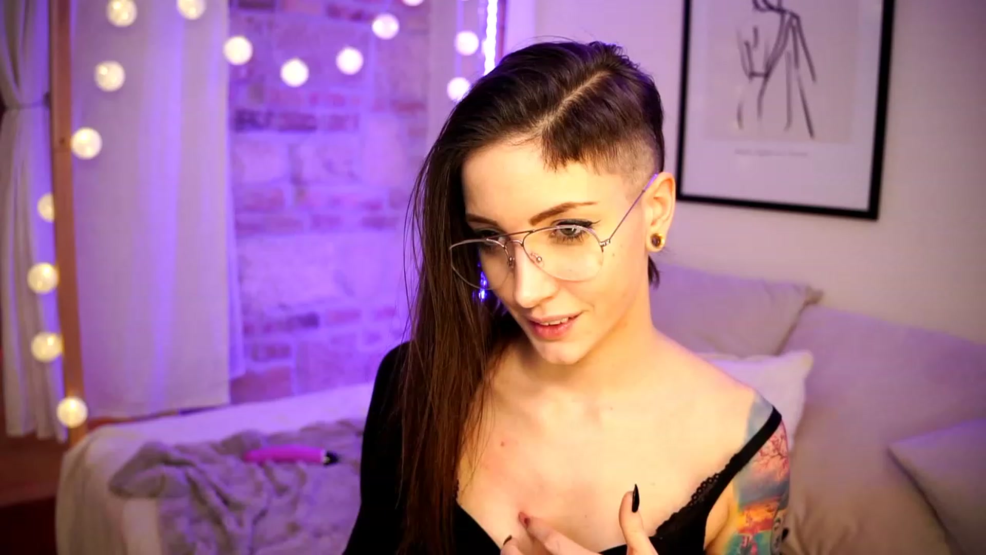 Gallery image thumbnail from Kend_dall's myfreecams stream on, 02/05/2023, 16:21 image 11 of 20