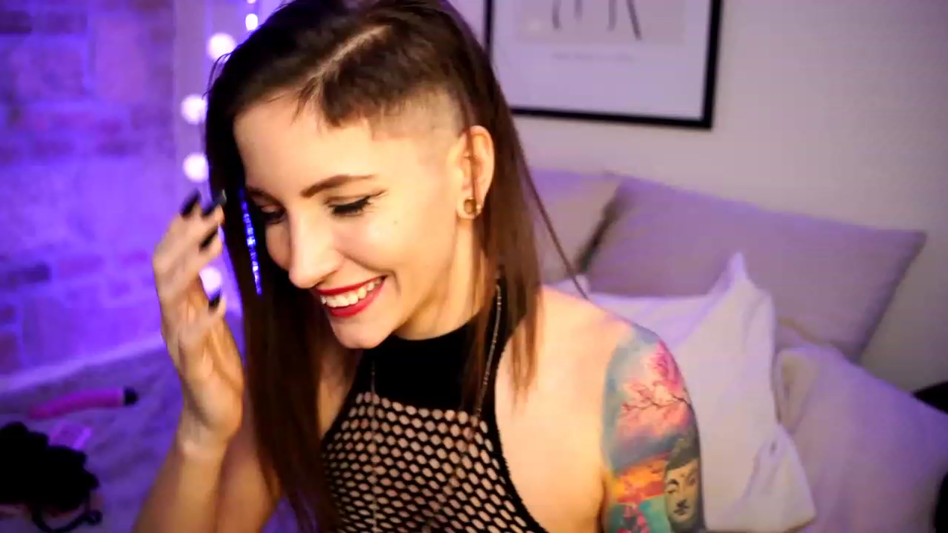 Gallery image thumbnail from Kend_dall's myfreecams stream on, 02/06/2023, 17:49 image 5 of 20