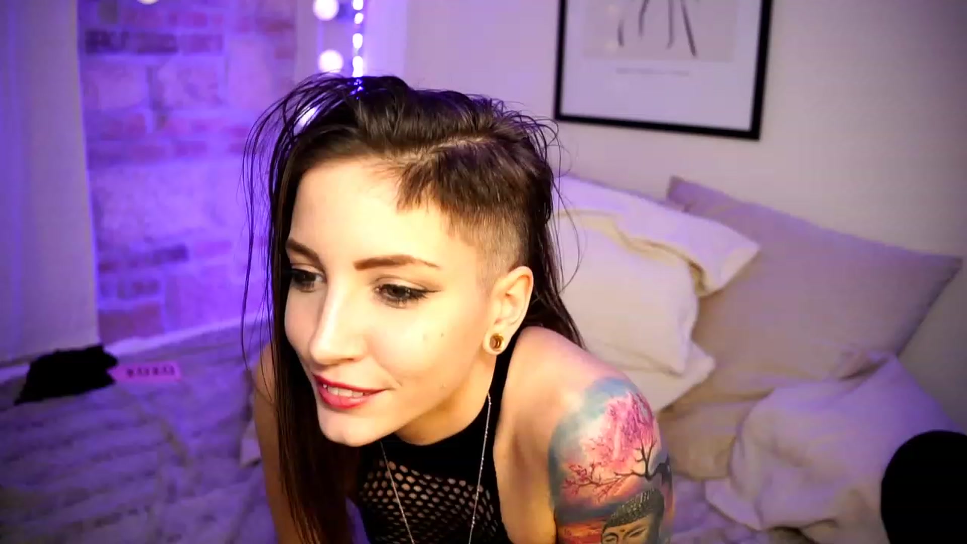 Gallery image thumbnail from Kend_dall's myfreecams stream on, 02/06/2023, 17:49 image 19 of 20