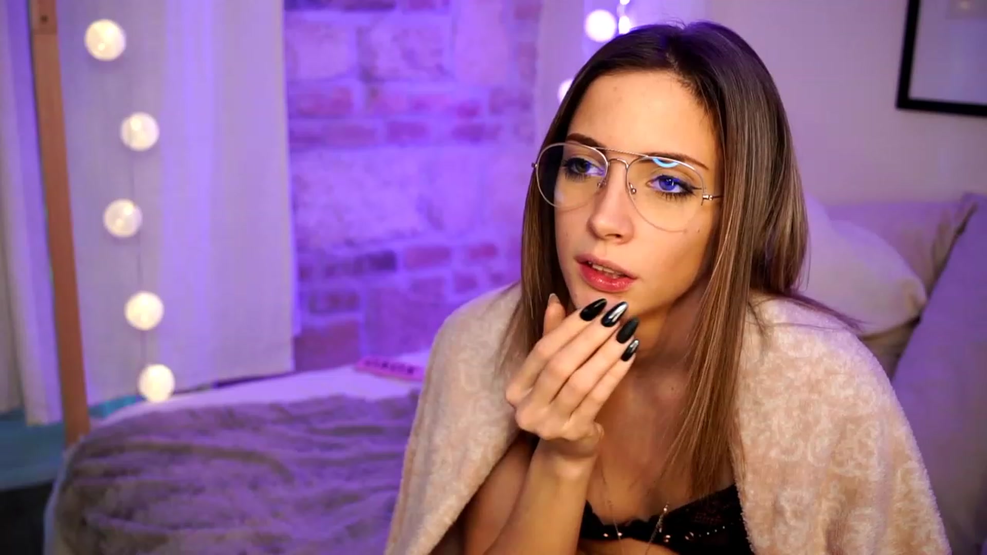 Gallery image thumbnail from Kend_dall's myfreecams stream on, 02/12/2023, 10:30 image 14 of 20