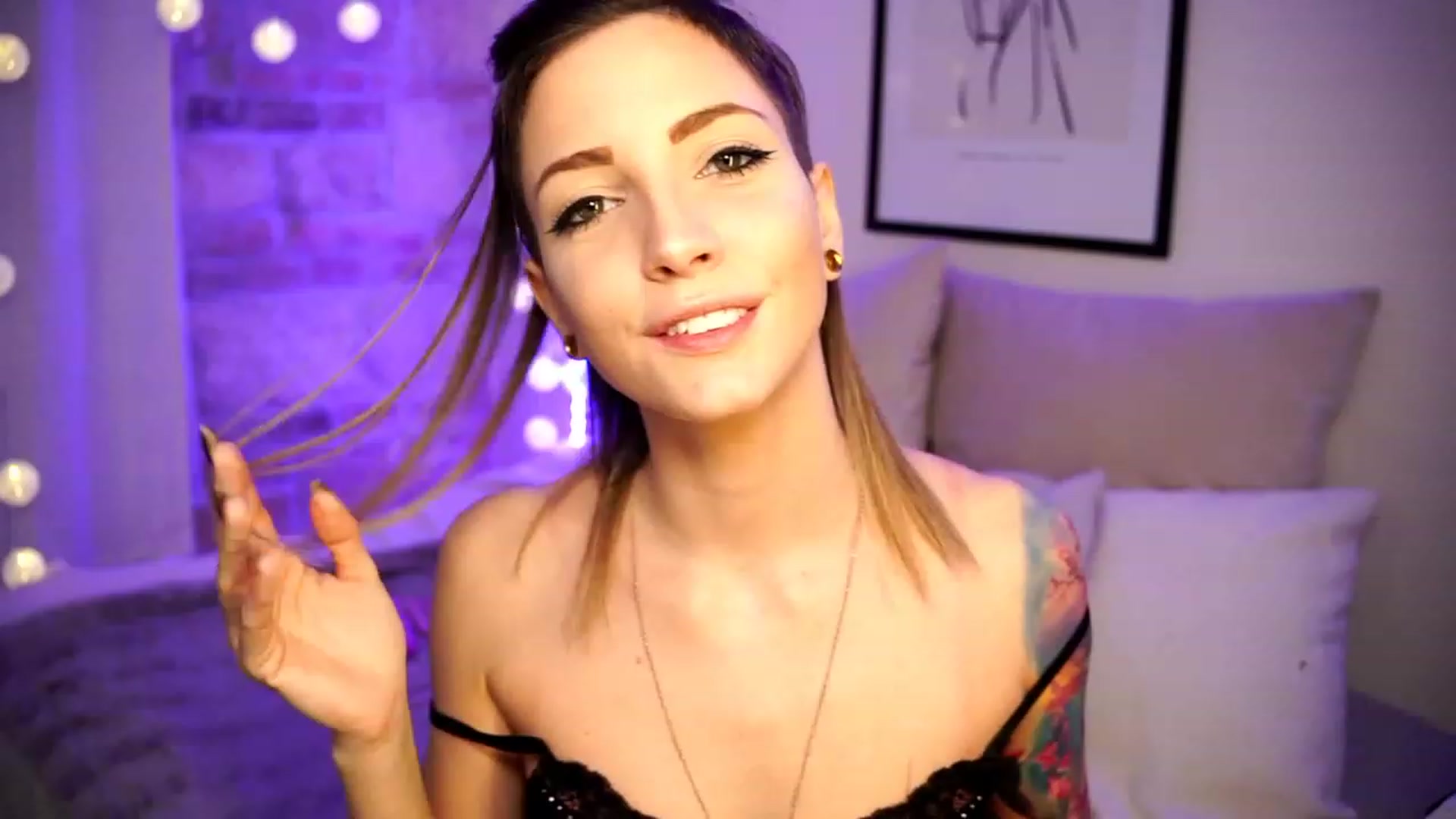 Gallery image thumbnail from Kend_dall's myfreecams stream on, 02/15/2023, 13:39 image 1 of 20