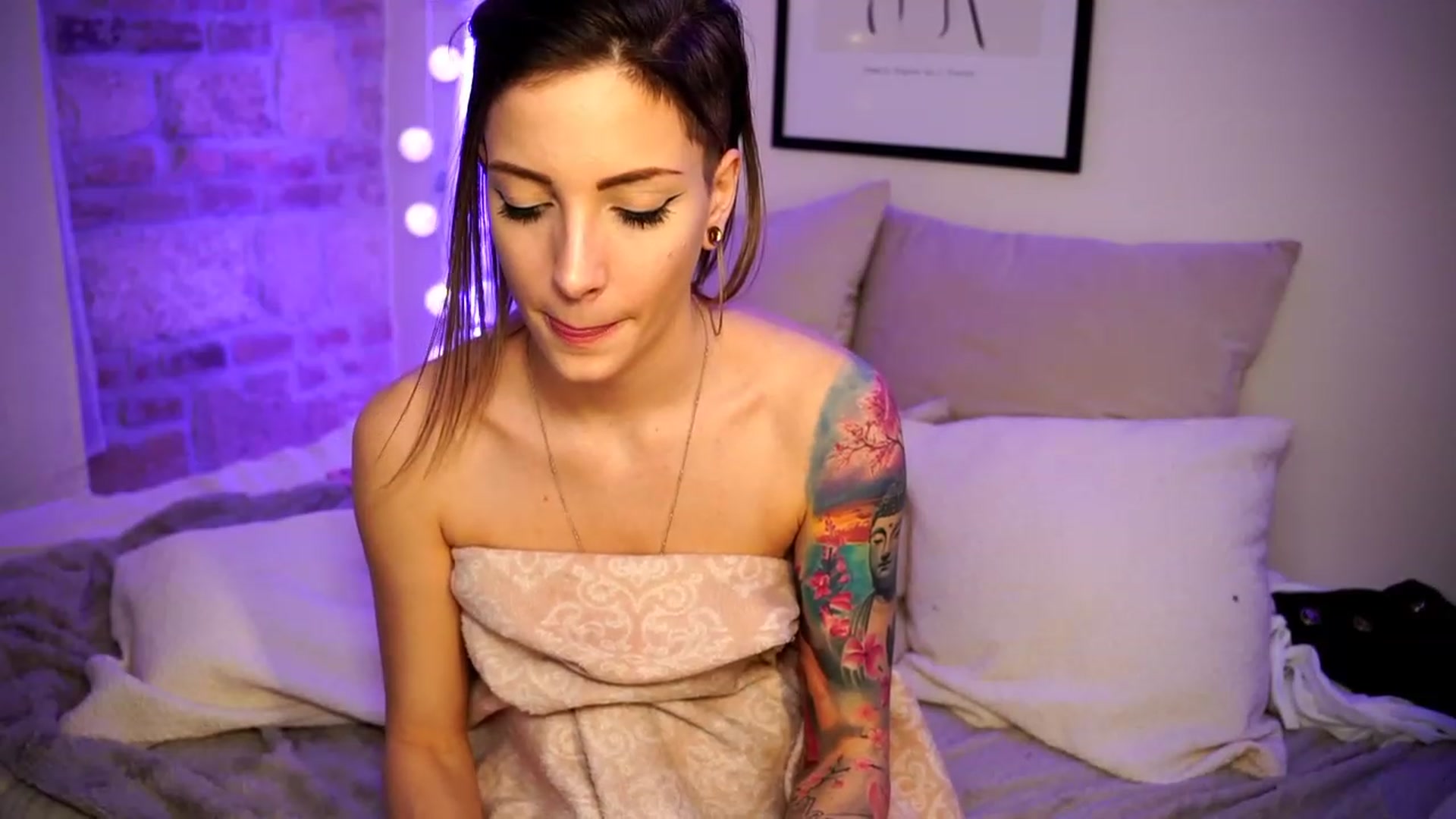 Gallery image thumbnail from Kend_dall's myfreecams stream on, 02/15/2023, 16:18 image 6 of 20