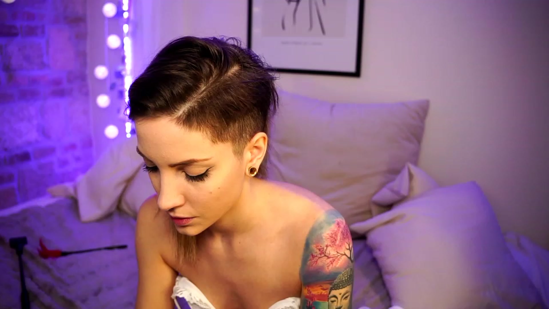 Gallery image thumbnail from Kend_dall's myfreecams stream on, 02/17/2023, 06:56 image 14 of 20