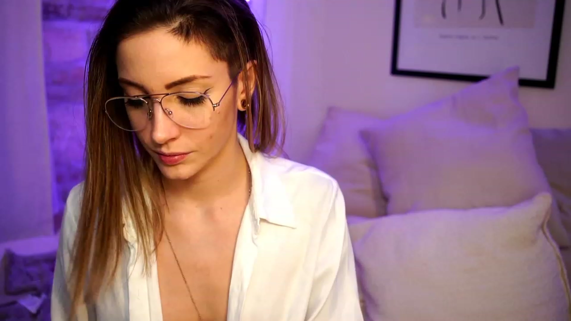Gallery image thumbnail from Kend_dall's myfreecams stream on, 02/22/2023, 22:30 image 19 of 20