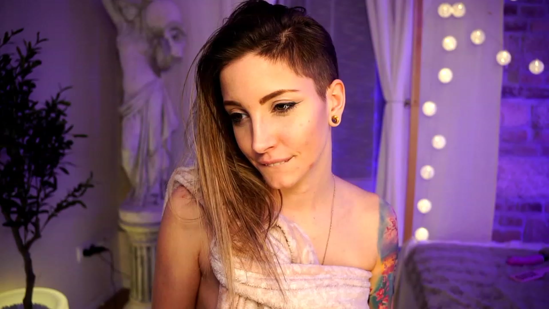 Gallery image thumbnail from Kend_dall's myfreecams stream on, 02/23/2023, 17:19 image 17 of 20