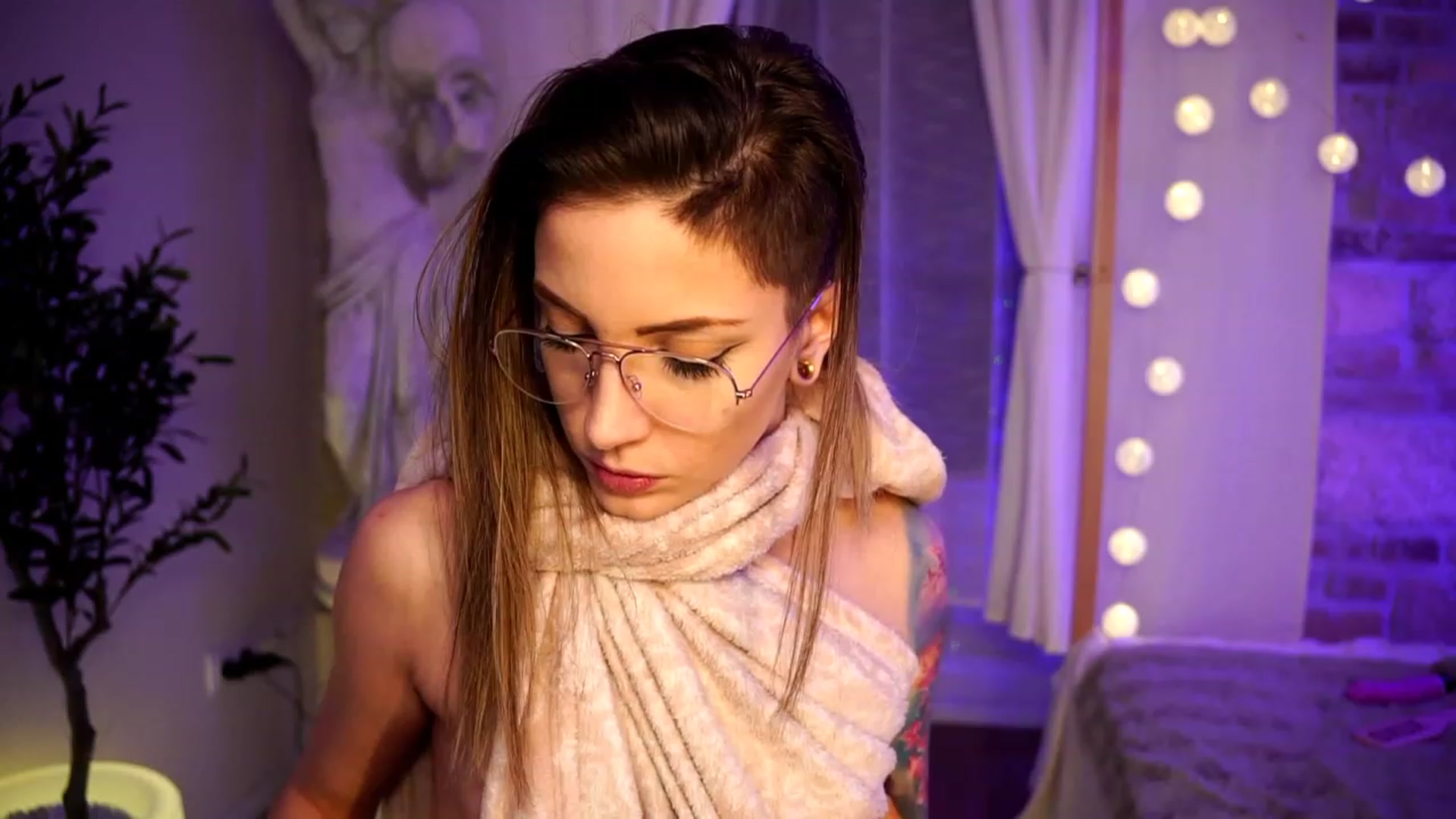 Gallery image thumbnail from Kend_dall's myfreecams stream on, 02/23/2023, 17:19 image 15 of 20