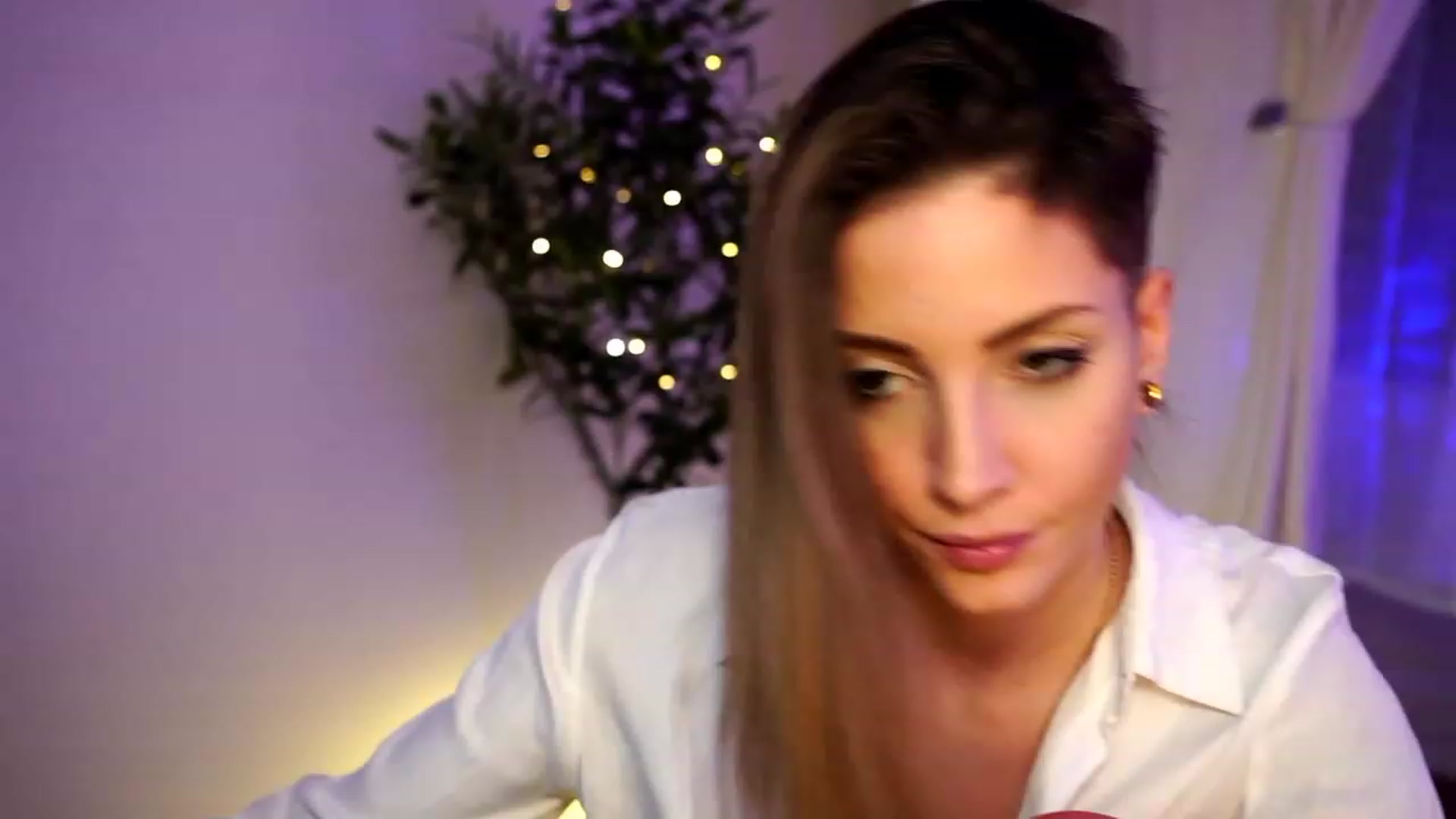 Gallery image thumbnail from Kend_dall's myfreecams stream on, 03/02/2023, 14:29 image 2 of 20