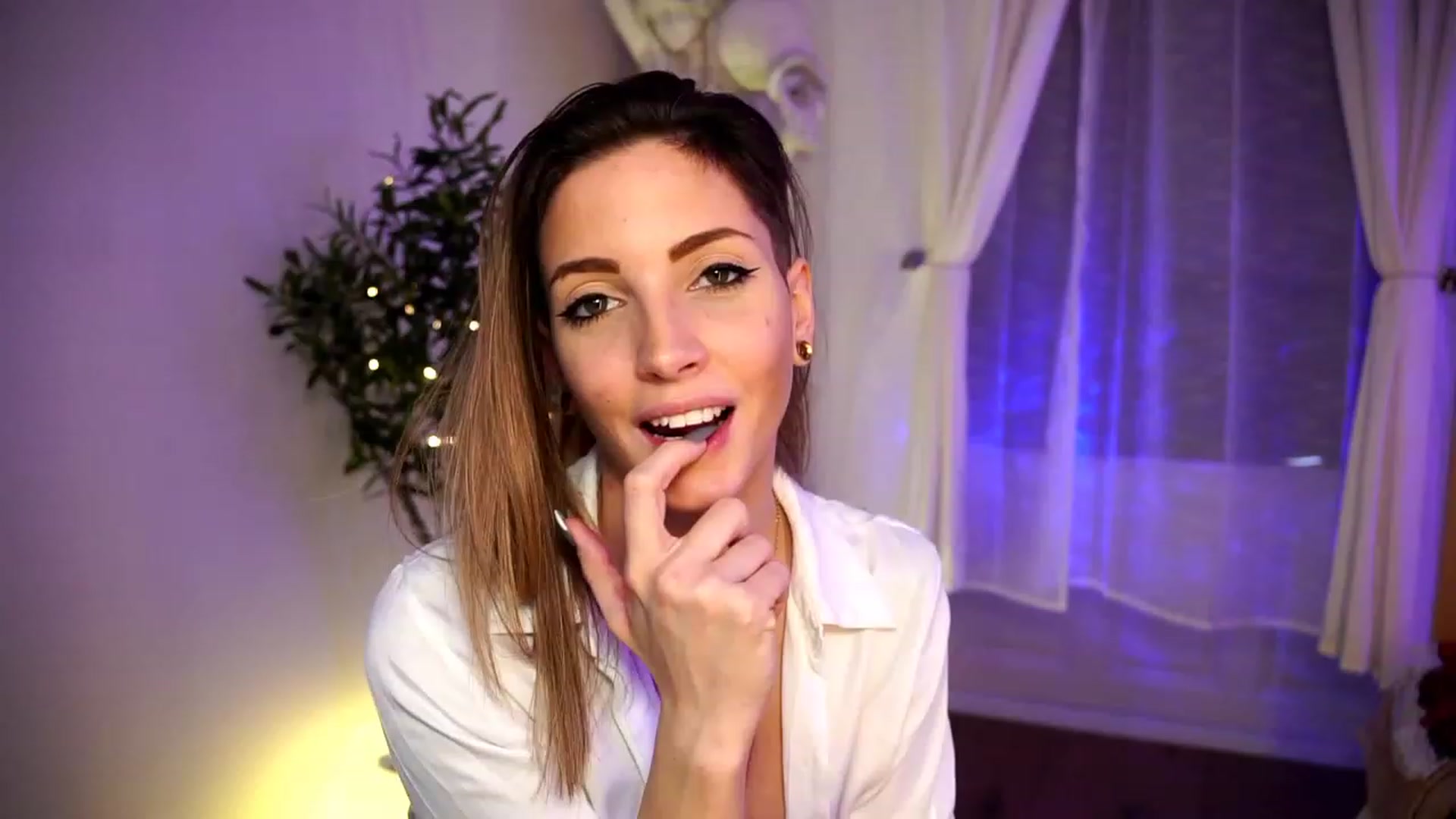Gallery image thumbnail from Kend_dall's myfreecams stream on, 03/02/2023, 14:29 image 9 of 20
