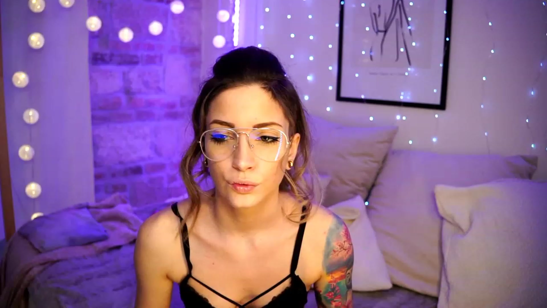 Gallery image thumbnail from Kend_dall's myfreecams stream on, 03/03/2023, 13:41 image 16 of 20
