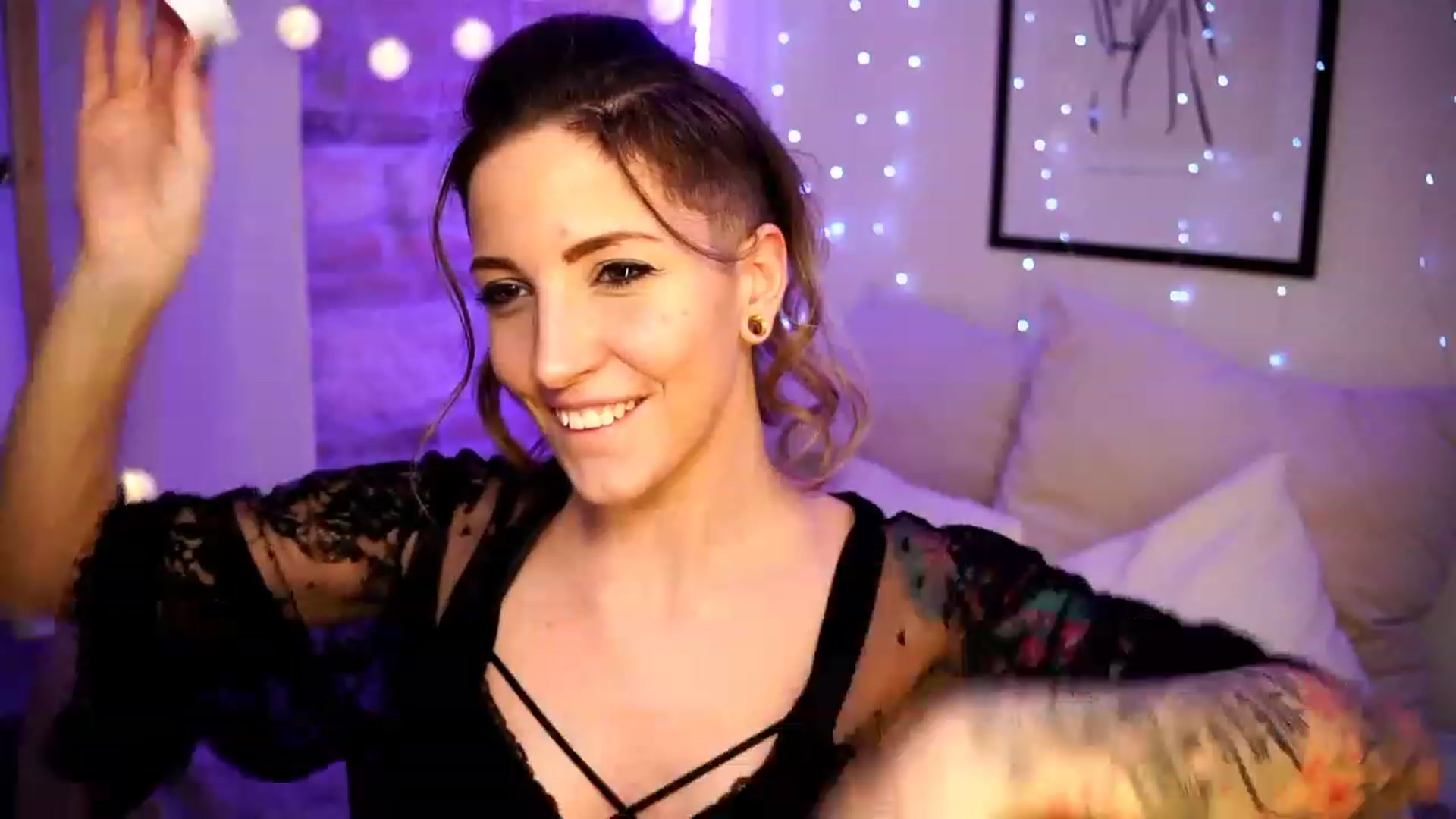 Gallery image thumbnail from Kend_dall's myfreecams stream on, 03/03/2023, 18:33 image 9 of 20