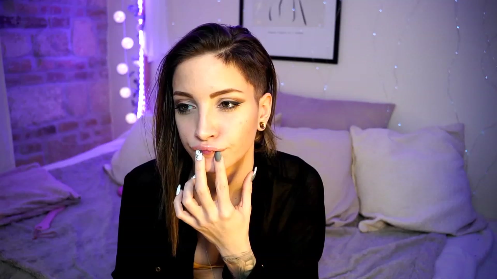 Gallery image thumbnail from Kend_dall's myfreecams stream on, 03/06/2023, 16:32 image 7 of 20