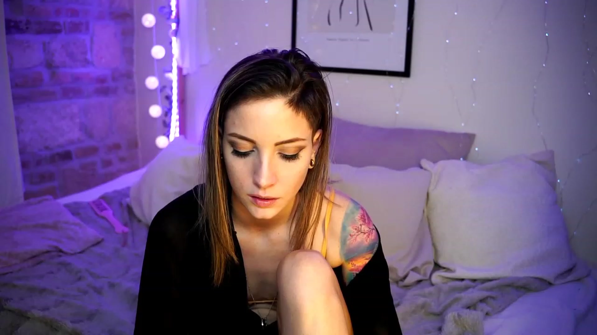 Gallery image thumbnail from Kend_dall's myfreecams stream on, 03/06/2023, 16:32 image 19 of 20