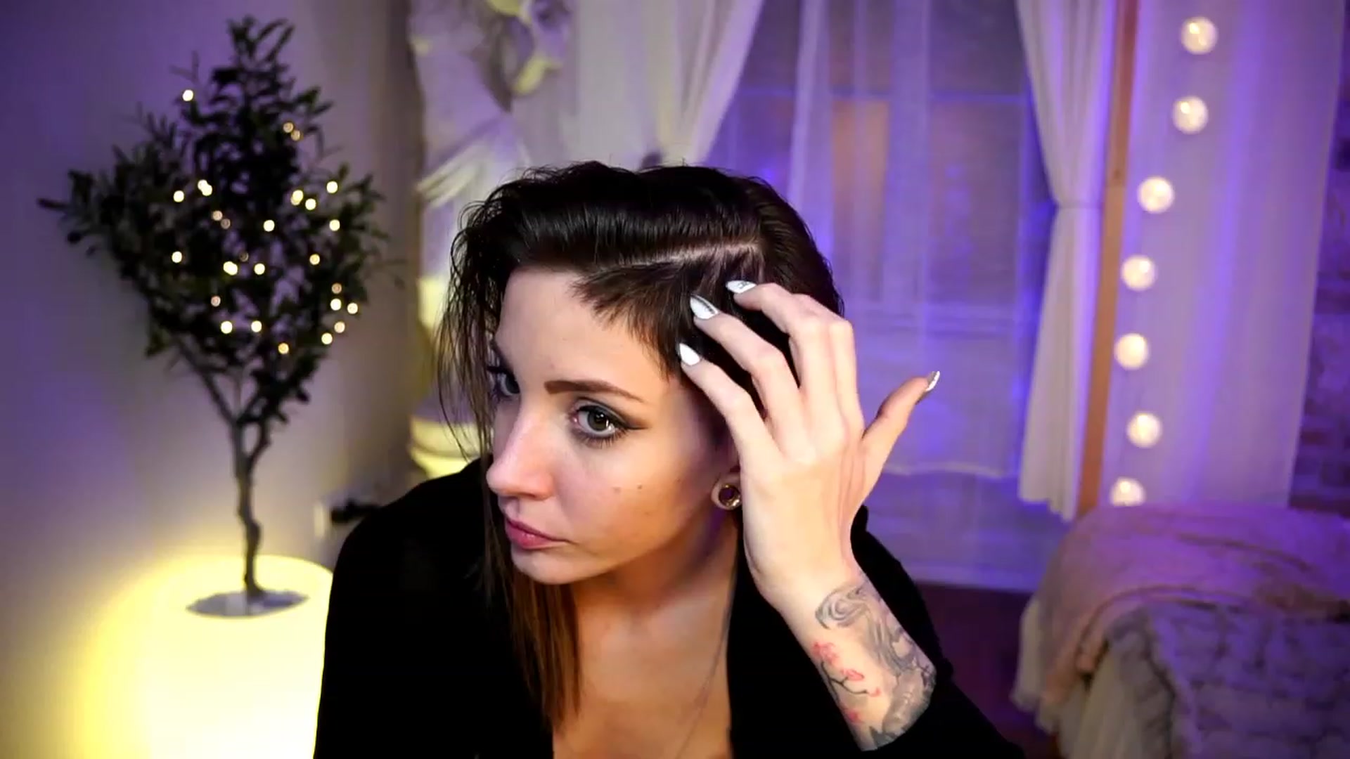 Gallery image thumbnail from Kend_dall's myfreecams stream on, 03/06/2023, 18:07 image 18 of 20