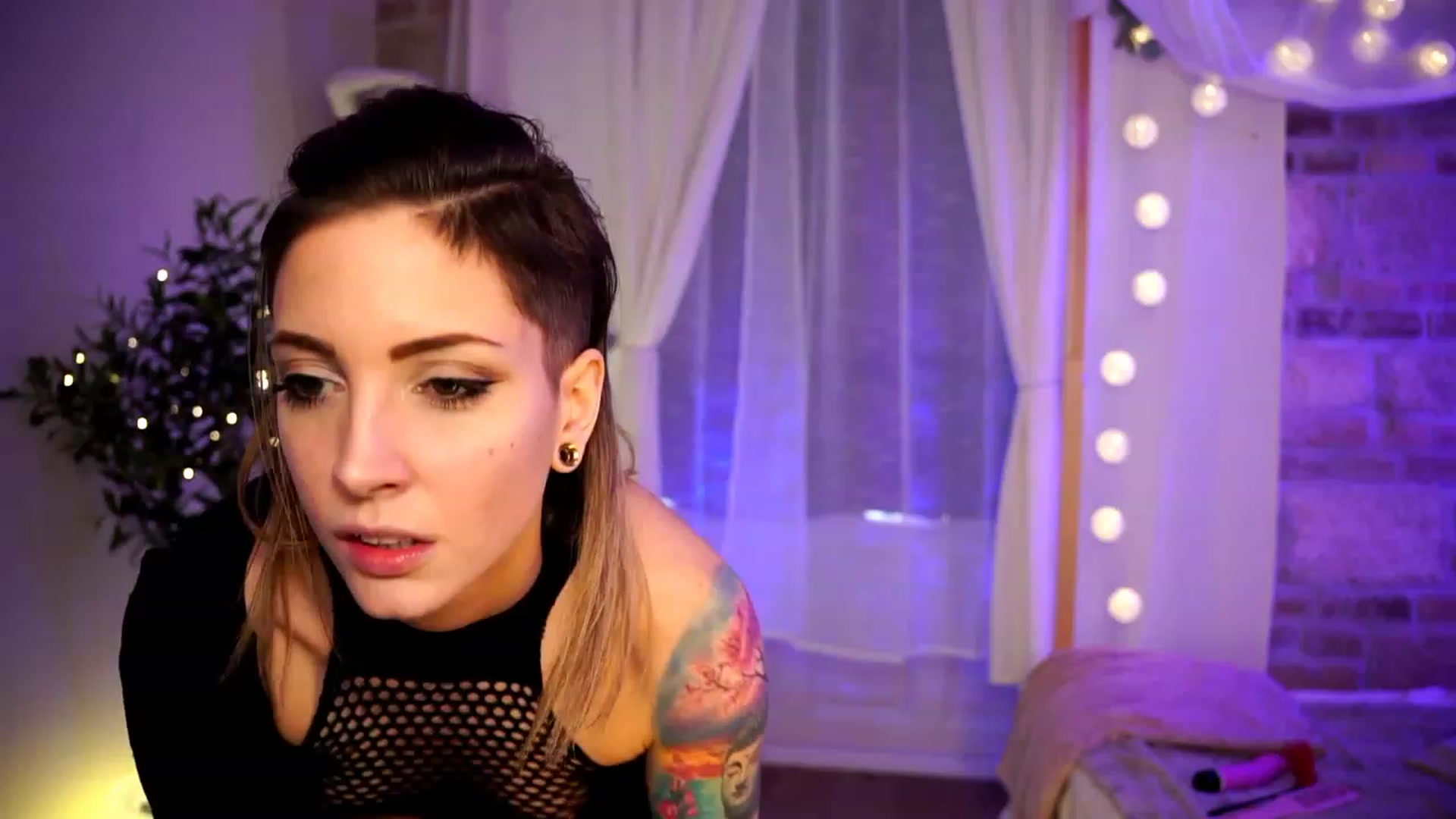 Gallery image thumbnail from Kend_dall's myfreecams stream on, 03/07/2023, 15:02 image 1 of 20