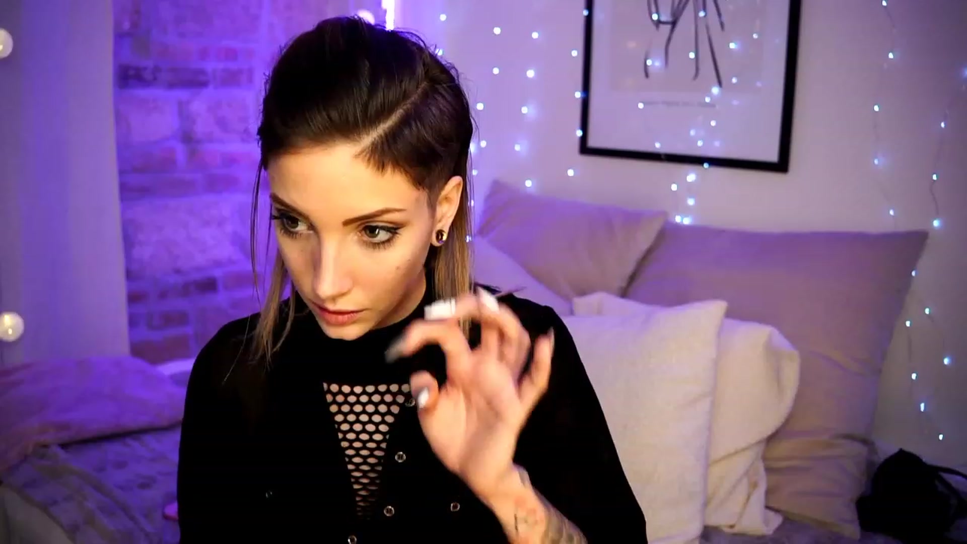 Gallery image thumbnail from Kend_dall's myfreecams stream on, 03/07/2023, 15:02 image 13 of 20