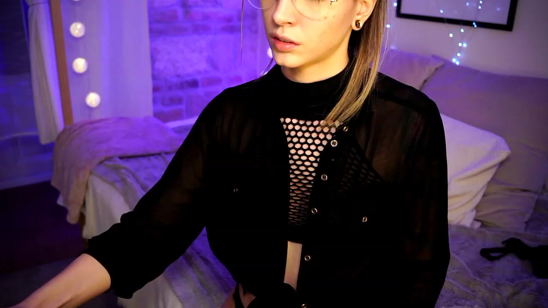 Gallery image thumbnail from Kend_dall's myfreecams stream on, 03/07/2023, 18:47 image 9 of 20