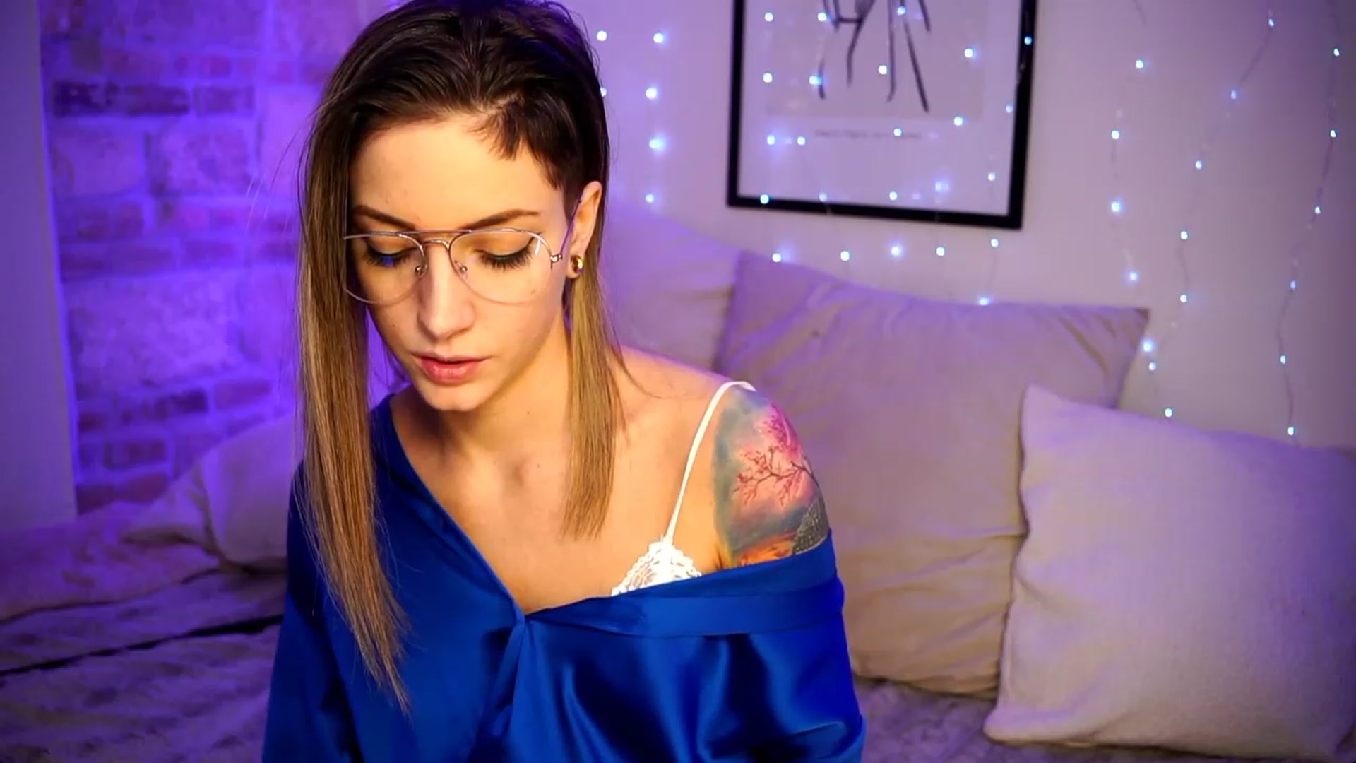 Gallery image thumbnail from Kend_dall's myfreecams stream on, 03/17/2023, 16:17 image 7 of 20