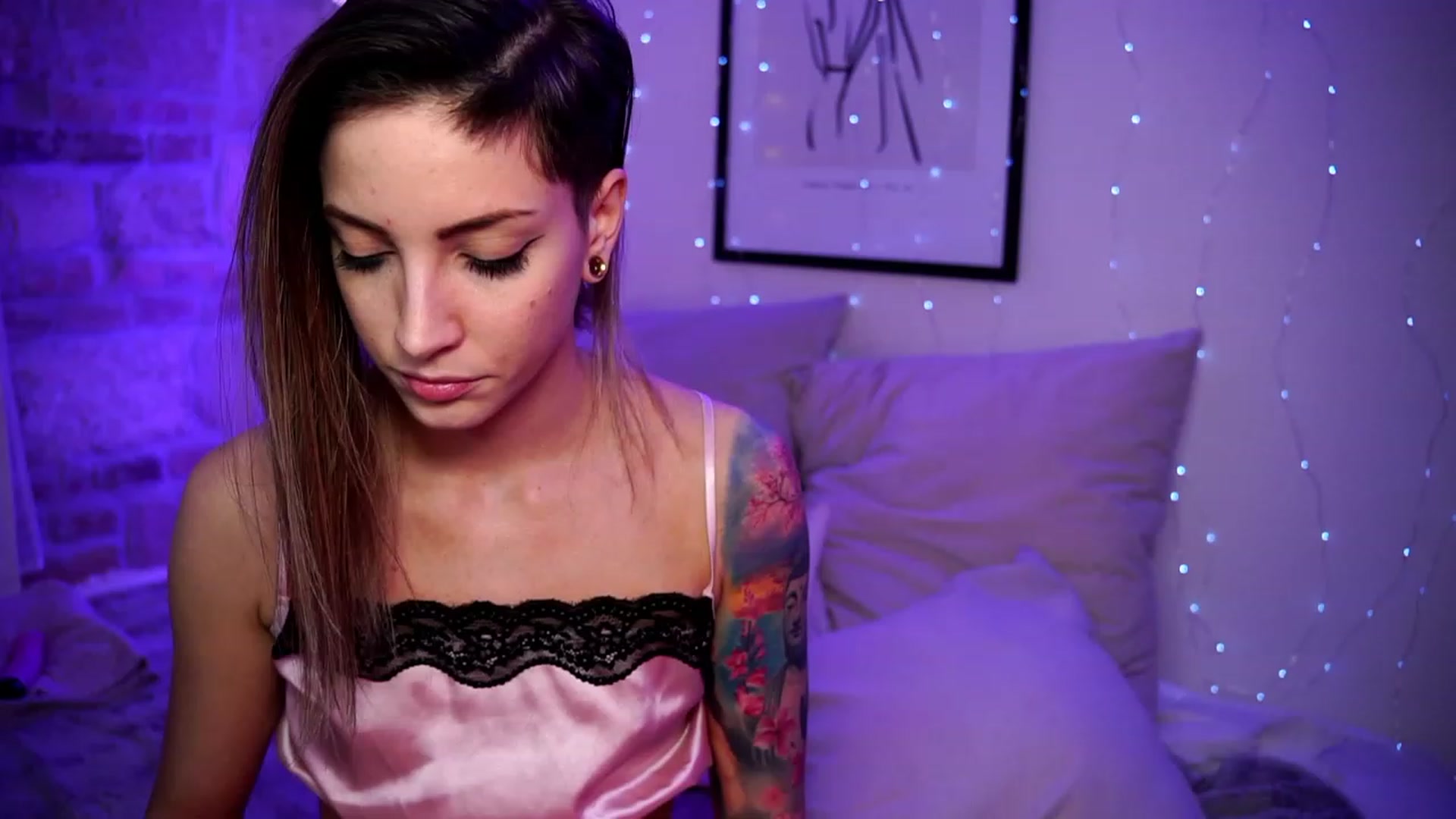 Gallery image thumbnail from Kend_dall's myfreecams stream on, 03/18/2023, 17:23 image 5 of 20