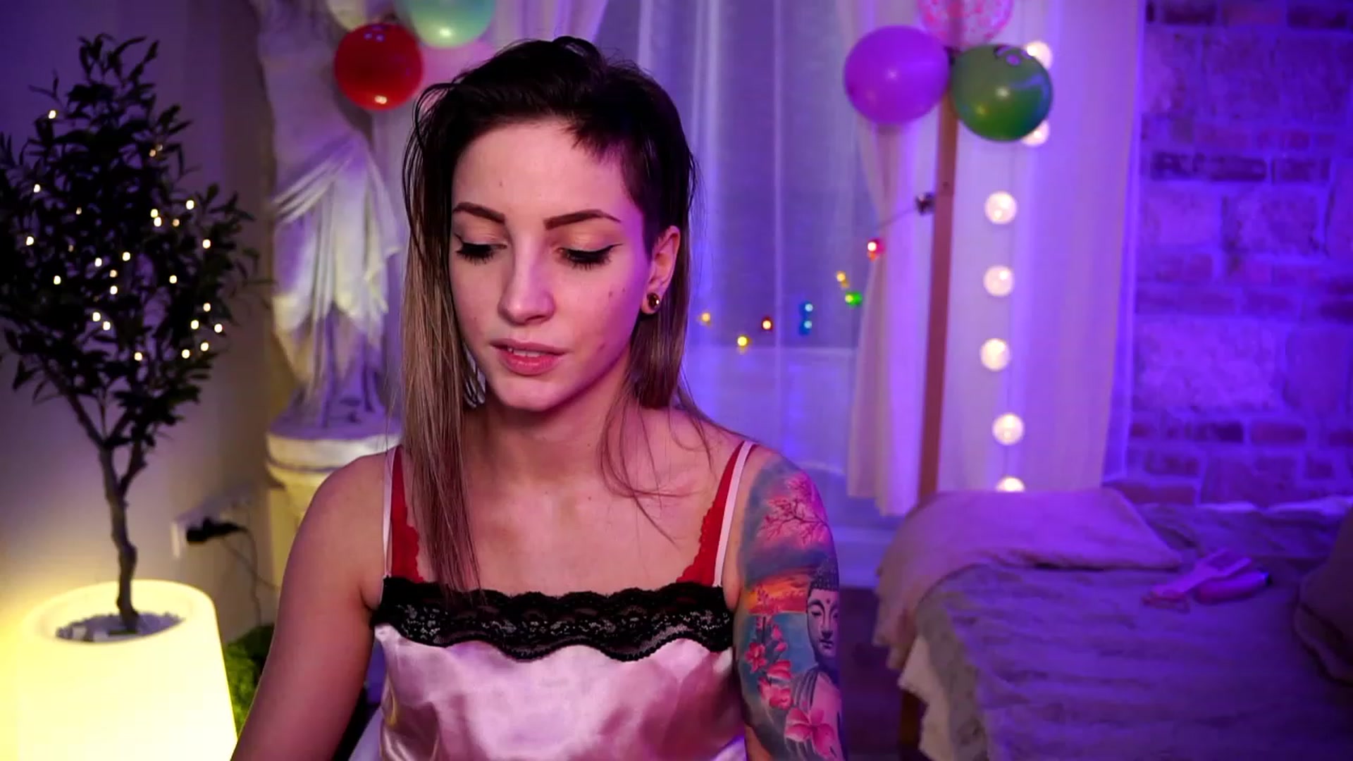 Gallery image thumbnail from Kend_dall's myfreecams stream on, 03/19/2023, 16:00 image 1 of 20