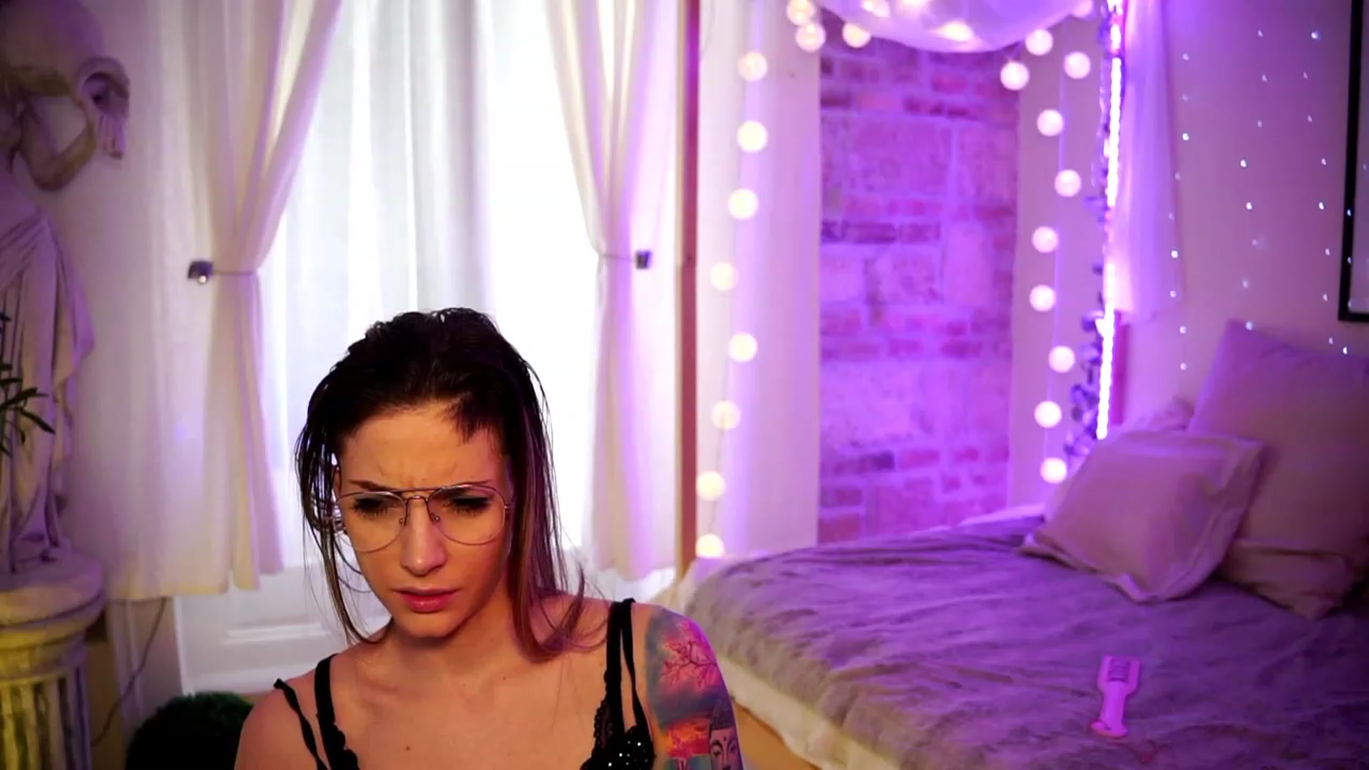 Gallery image thumbnail from Kend_dall's myfreecams stream on, 03/26/2023, 10:10 image 8 of 20