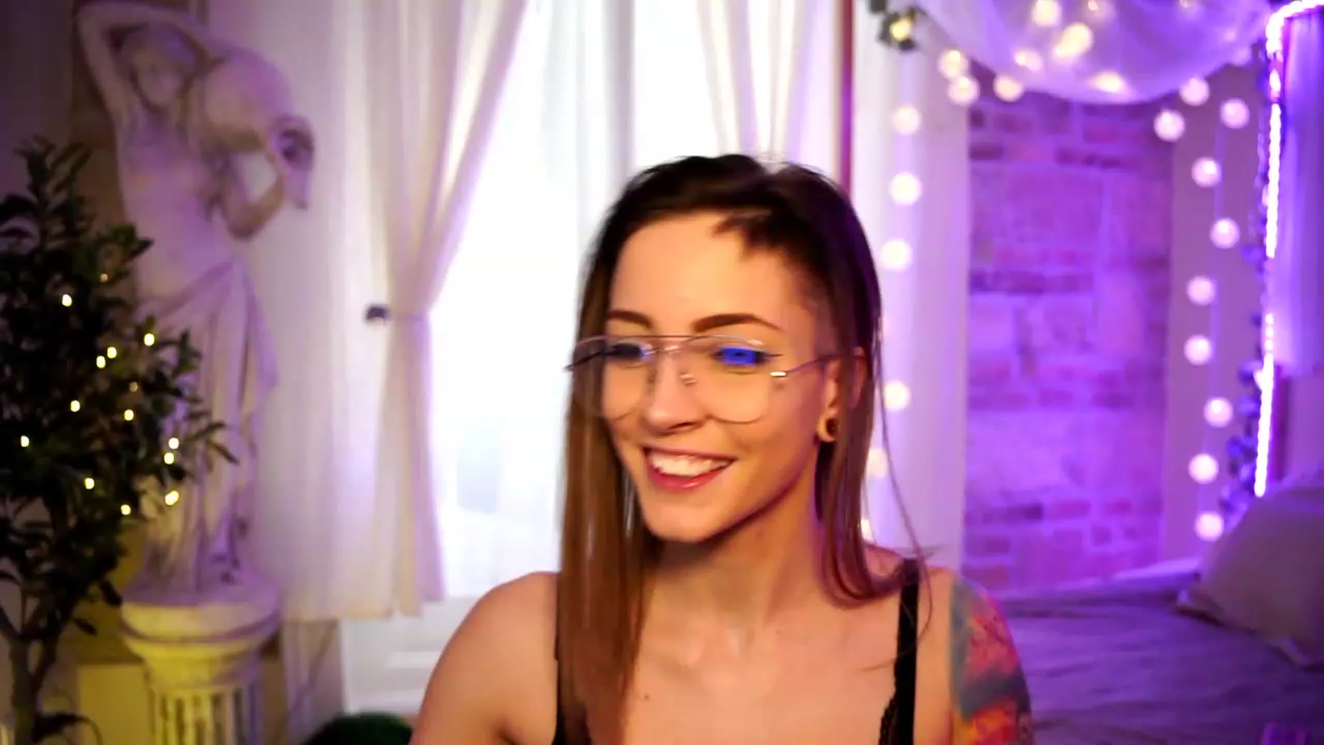 Gallery image thumbnail from Kend_dall's myfreecams stream on, 03/26/2023, 10:10 image 11 of 20