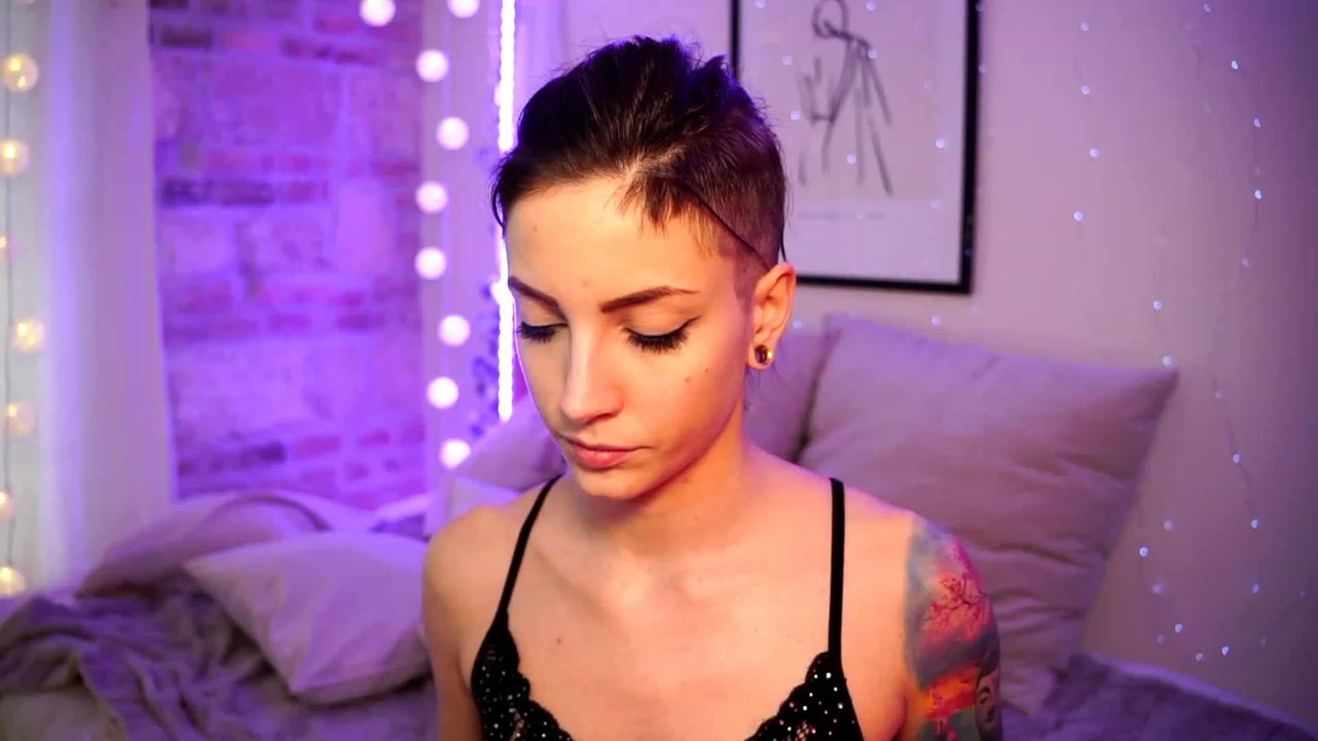 Gallery image thumbnail from Kend_dall's myfreecams stream on, 03/26/2023, 15:05 image 14 of 20