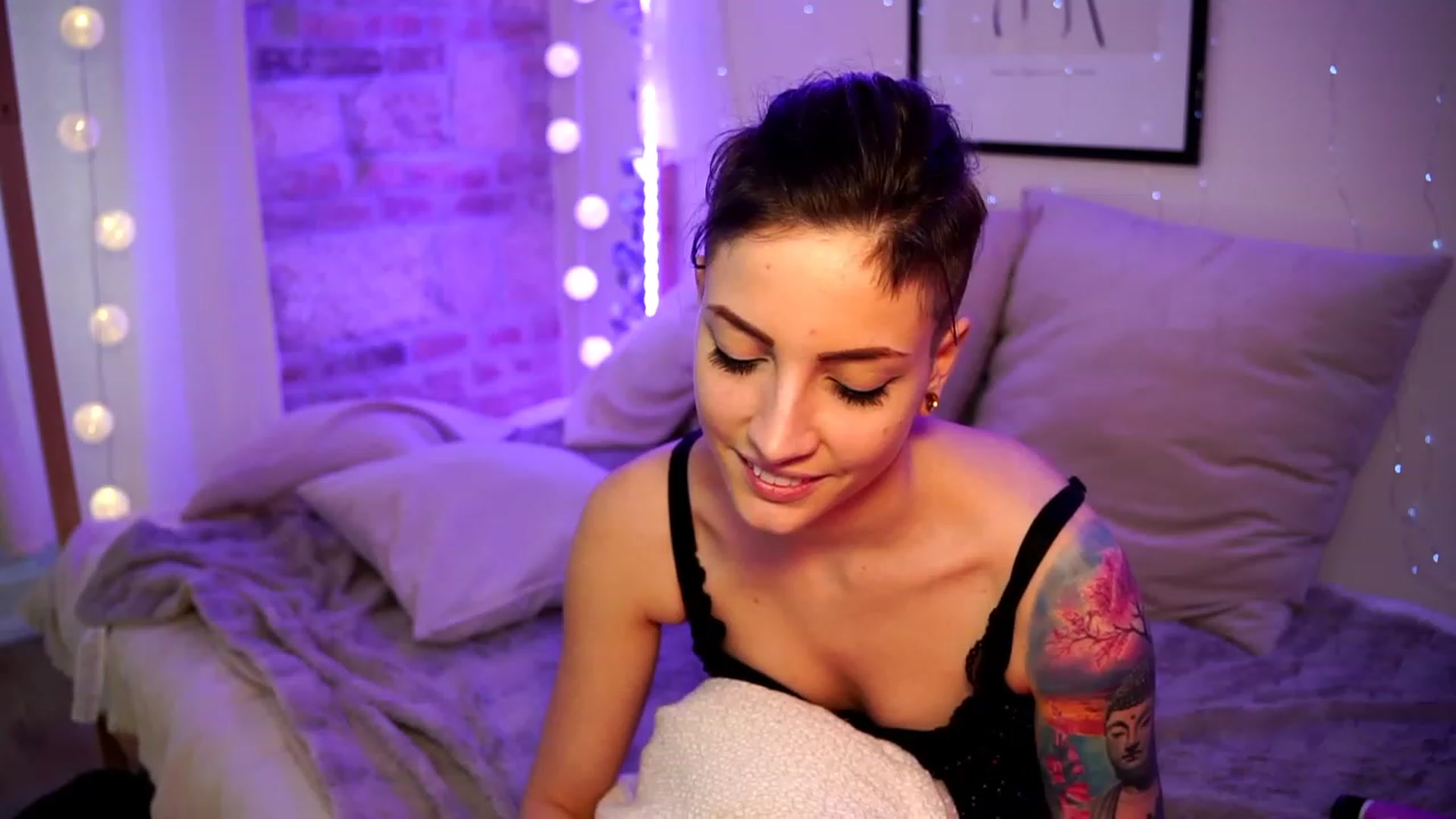 Gallery image thumbnail from Kend_dall's myfreecams stream on, 03/26/2023, 15:05 image 9 of 20