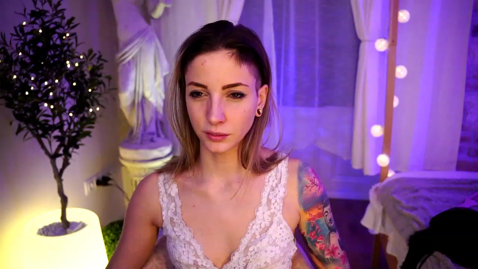 Gallery image thumbnail from Kend_dall's myfreecams stream on, 03/28/2023, 15:18 image 18 of 20
