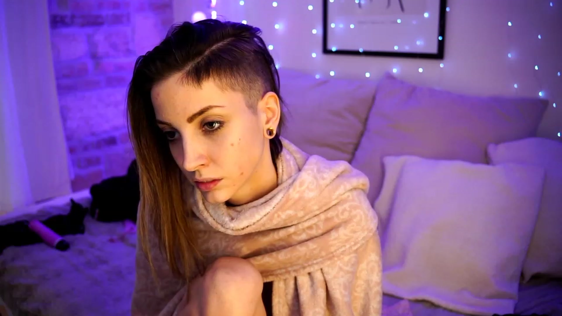 Gallery image thumbnail from Kend_dall's myfreecams stream on, 03/29/2023, 15:14 image 19 of 20