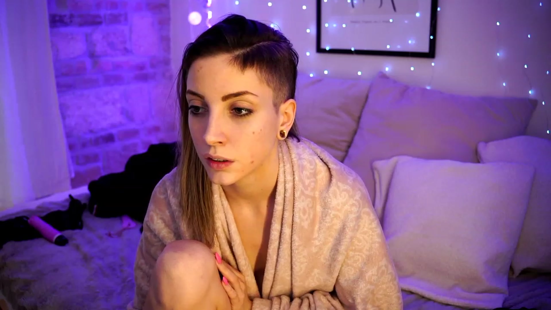 Gallery image thumbnail from Kend_dall's myfreecams stream on, 03/29/2023, 15:14 image 20 of 20