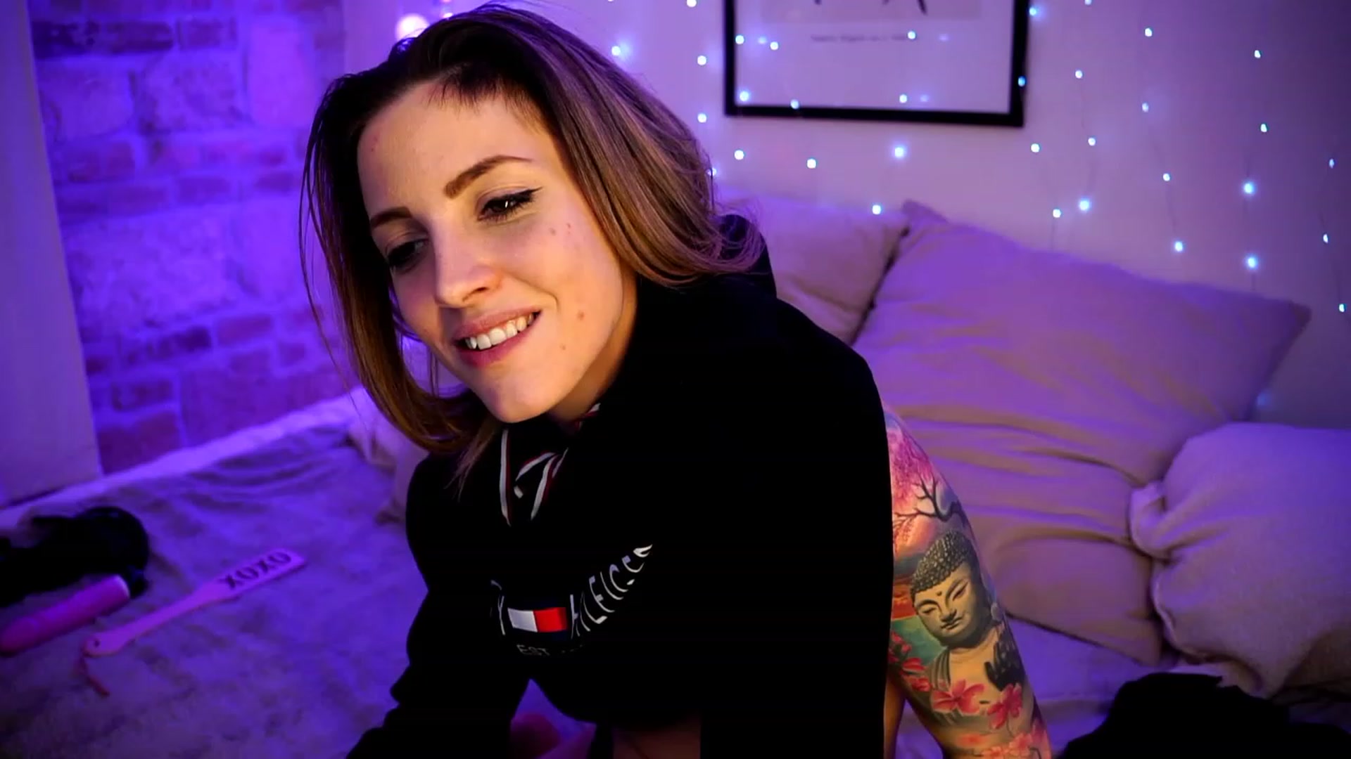 Gallery image thumbnail from Kend_dall's myfreecams stream on, 03/29/2023, 15:14 image 1 of 20