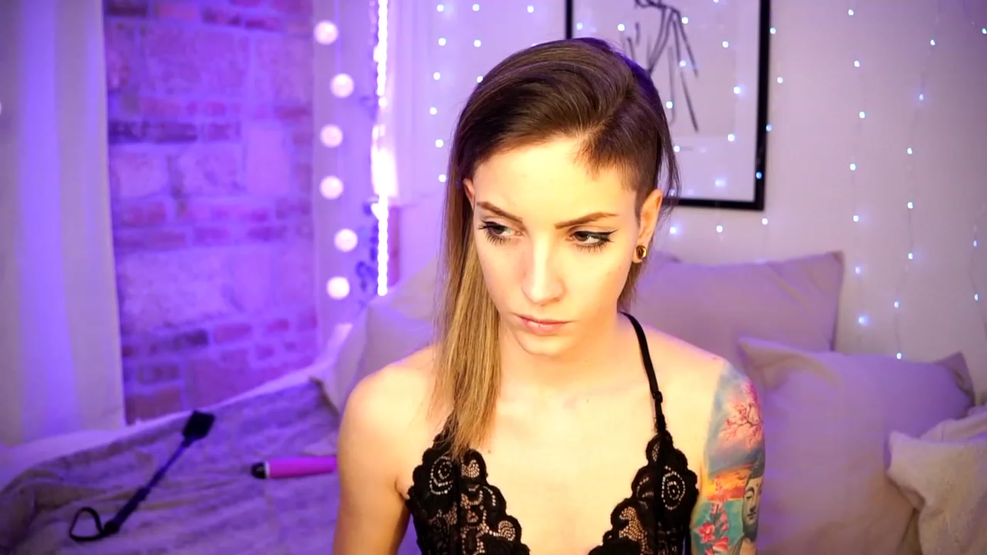 Gallery image thumbnail from Kend_dall's myfreecams stream on, 04/02/2023, 11:43 image 16 of 20
