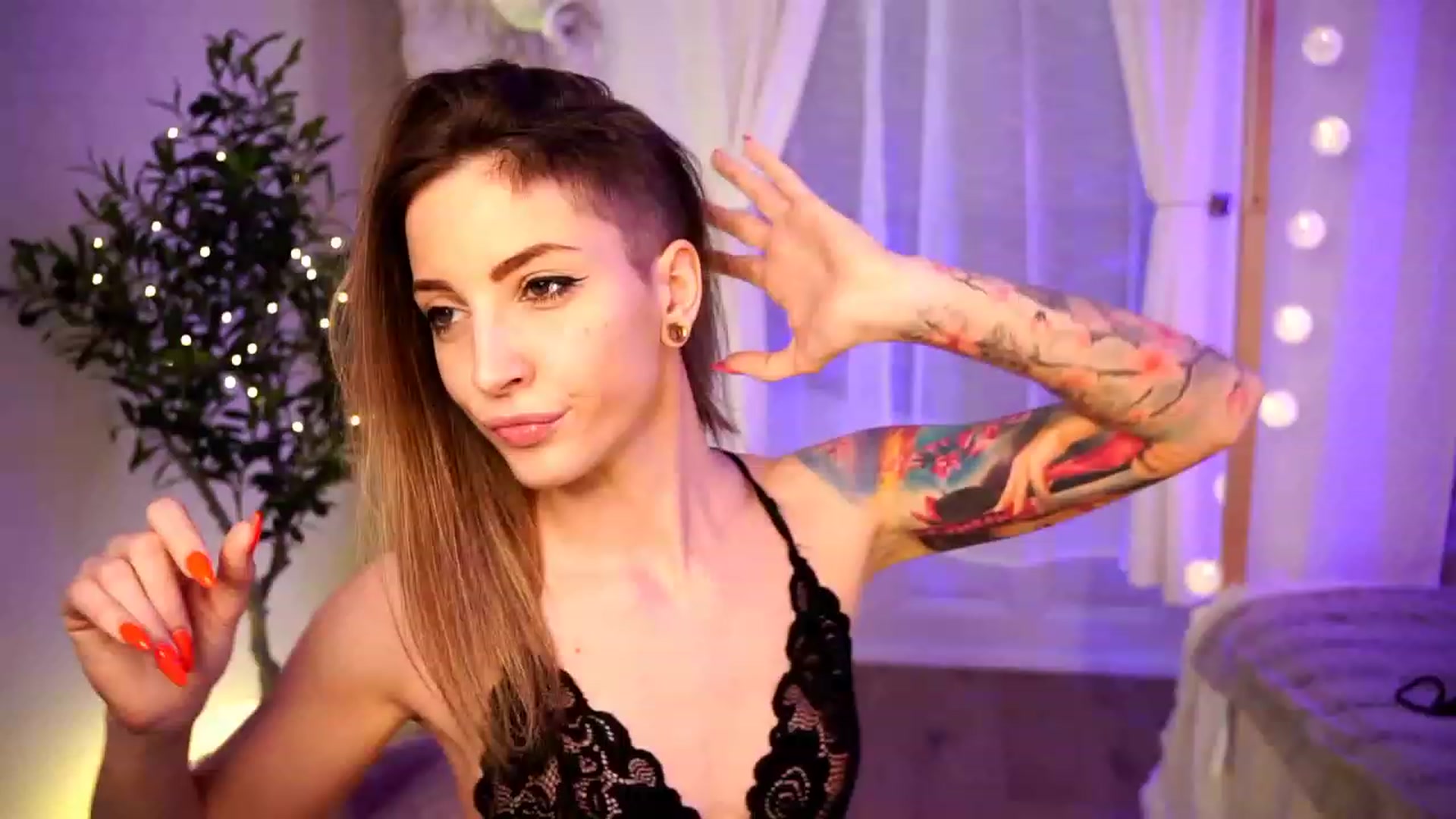 Gallery image thumbnail from Kend_dall's myfreecams stream on, 04/02/2023, 14:45 image 5 of 20