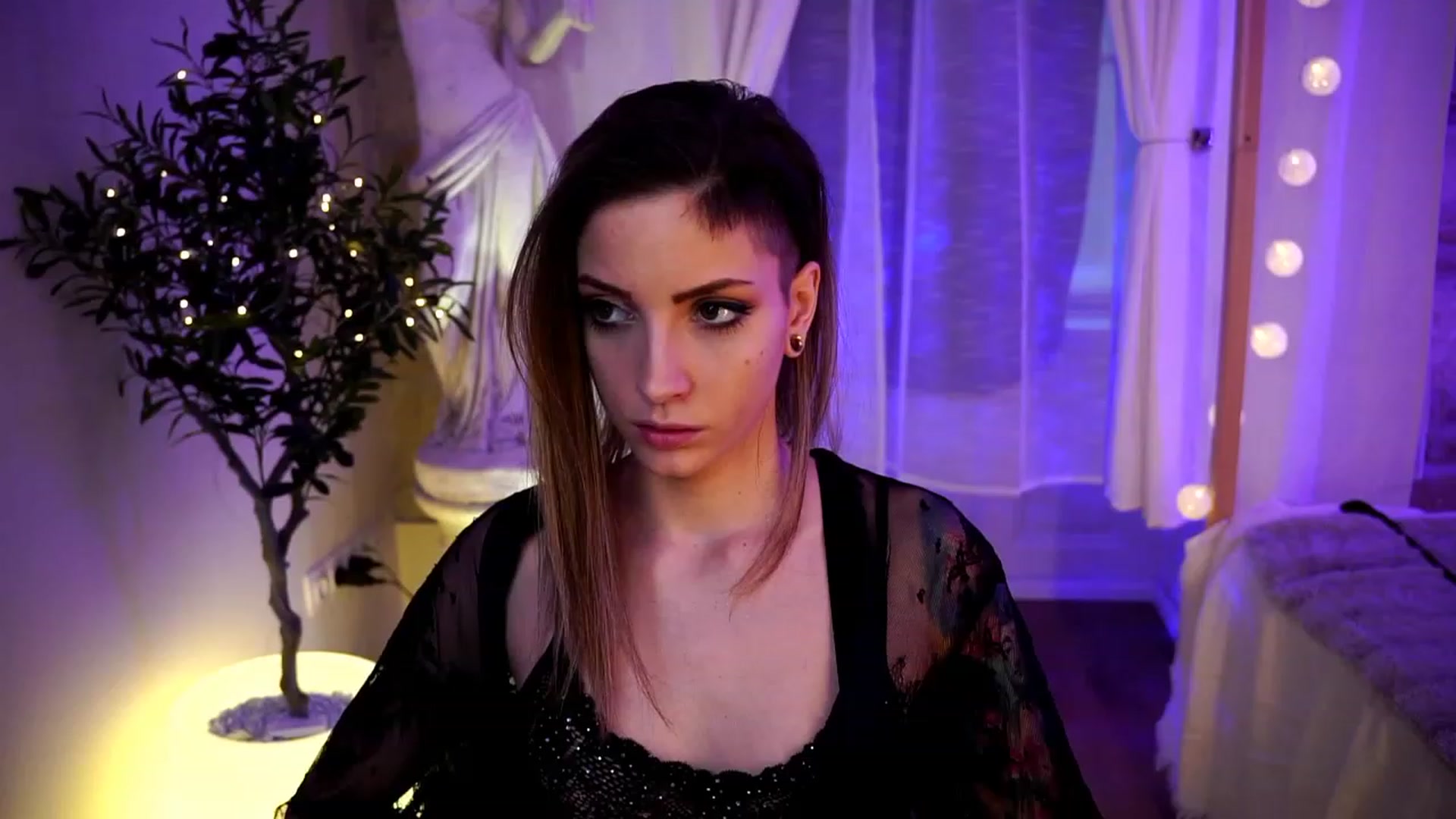 Gallery image thumbnail from Kend_dall's myfreecams stream on, 04/03/2023, 16:56 image 10 of 20