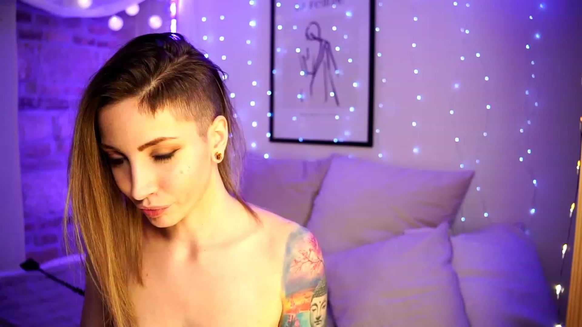 Gallery image thumbnail from Kend_dall's myfreecams stream on, 04/03/2023, 19:33 image 6 of 20
