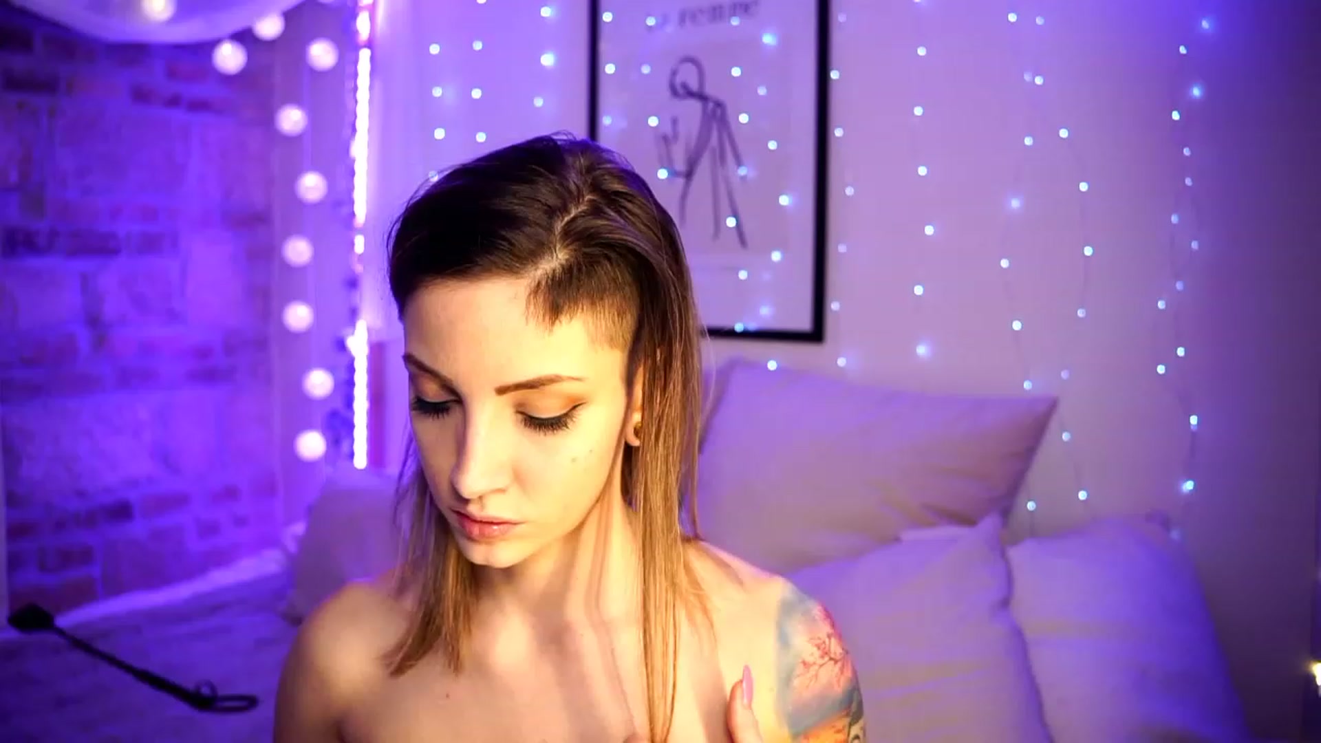Gallery image thumbnail from Kend_dall's myfreecams stream on, 04/03/2023, 19:33 image 10 of 20