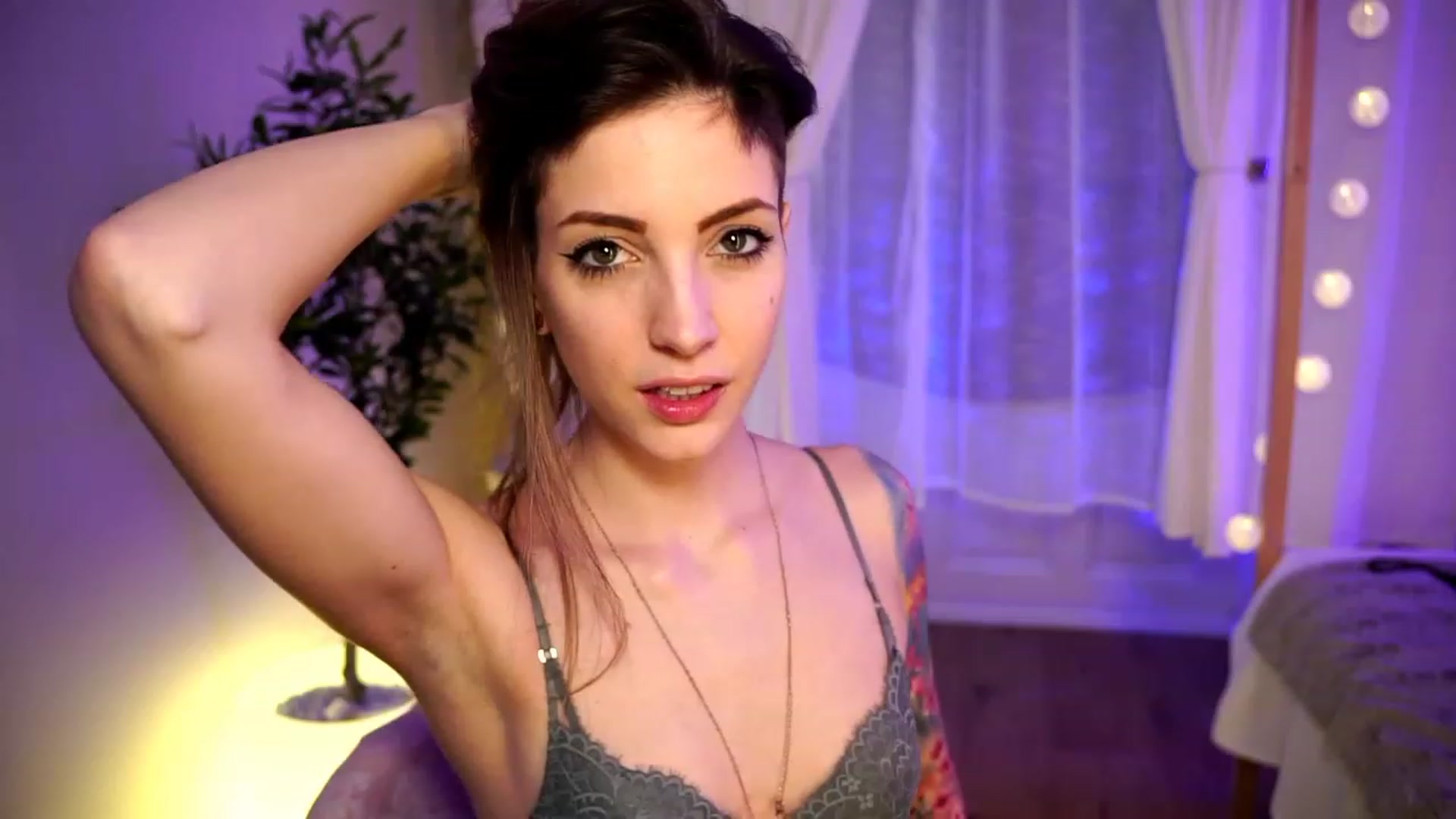 Gallery image thumbnail from Kend_dall's myfreecams stream on, 04/07/2023, 12:49 image 8 of 20