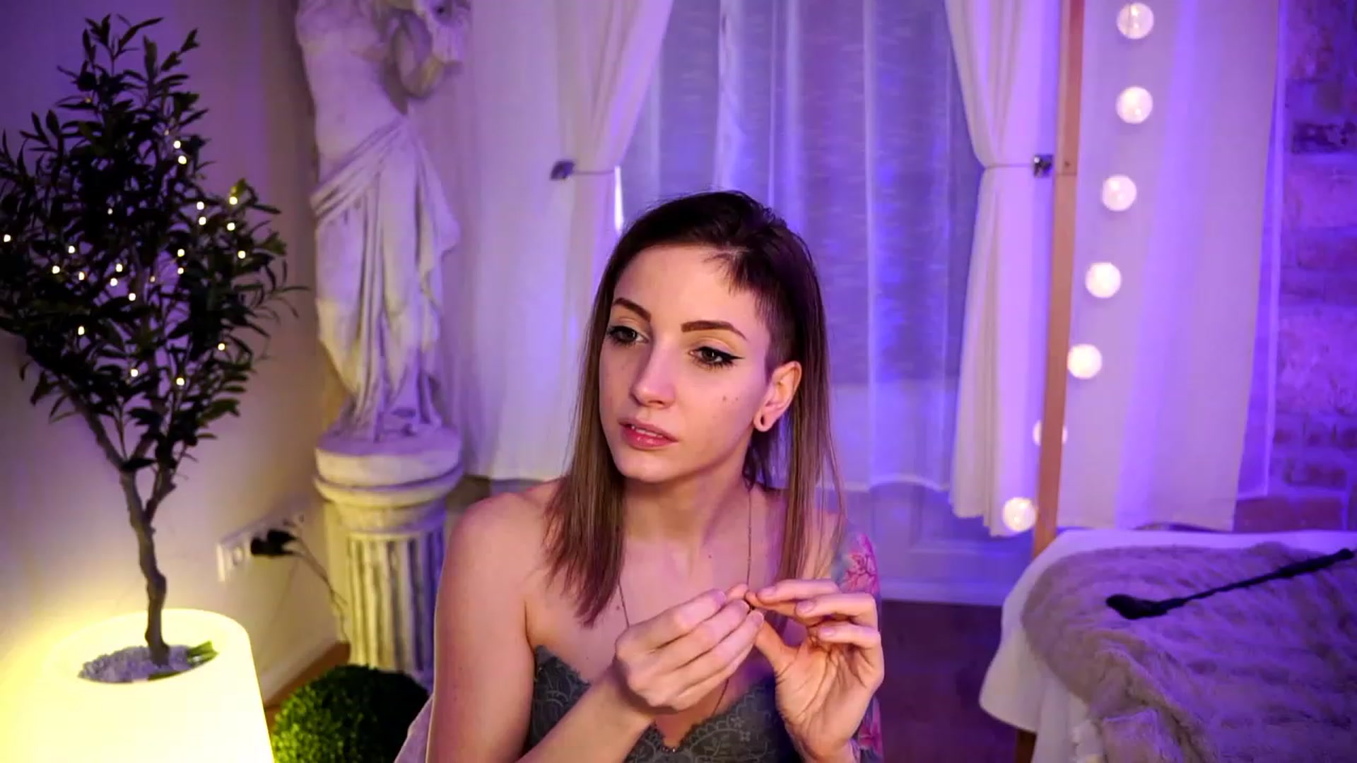 Gallery image thumbnail from Kend_dall's myfreecams stream on, 04/07/2023, 12:49 image 12 of 20