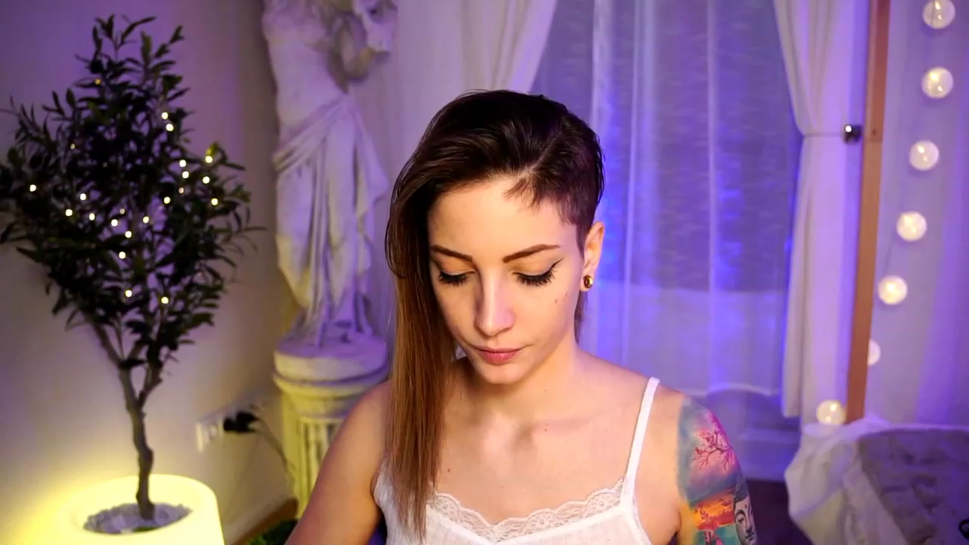 Gallery image thumbnail from Kend_dall's myfreecams stream on, 04/09/2023, 13:07 image 1 of 20